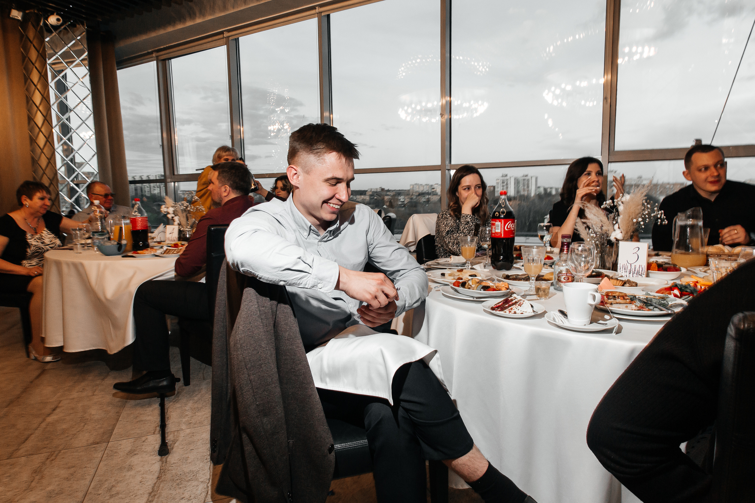 Дарья и Михаил — банкет в ресторане O2. Свадебный фотограф в Оренбурге Илья Володьков