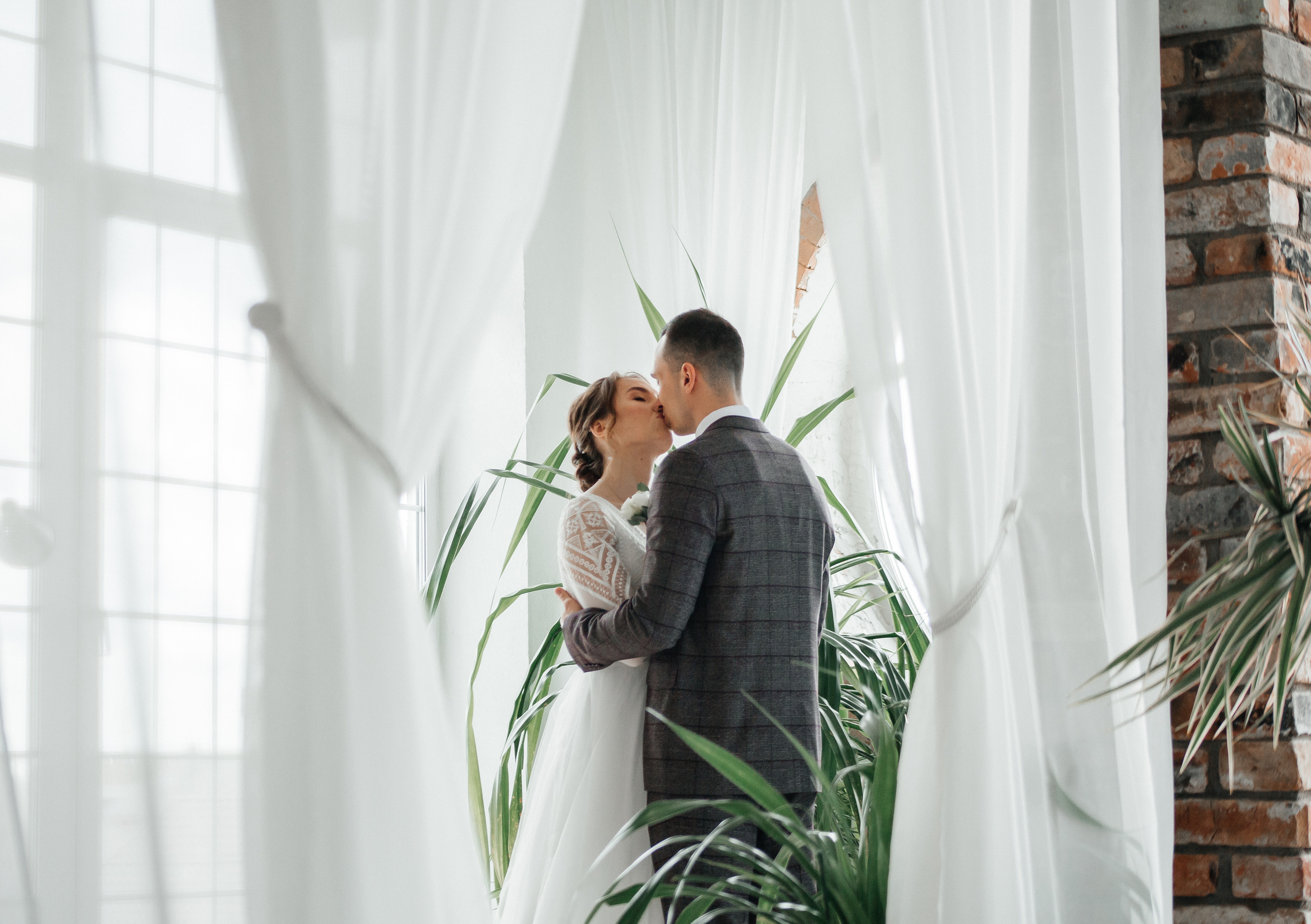 Фёдор и Джума — студия и банкет в «Хорошем месте». Свадебный фотограф в Оренбурге Илья Володьков