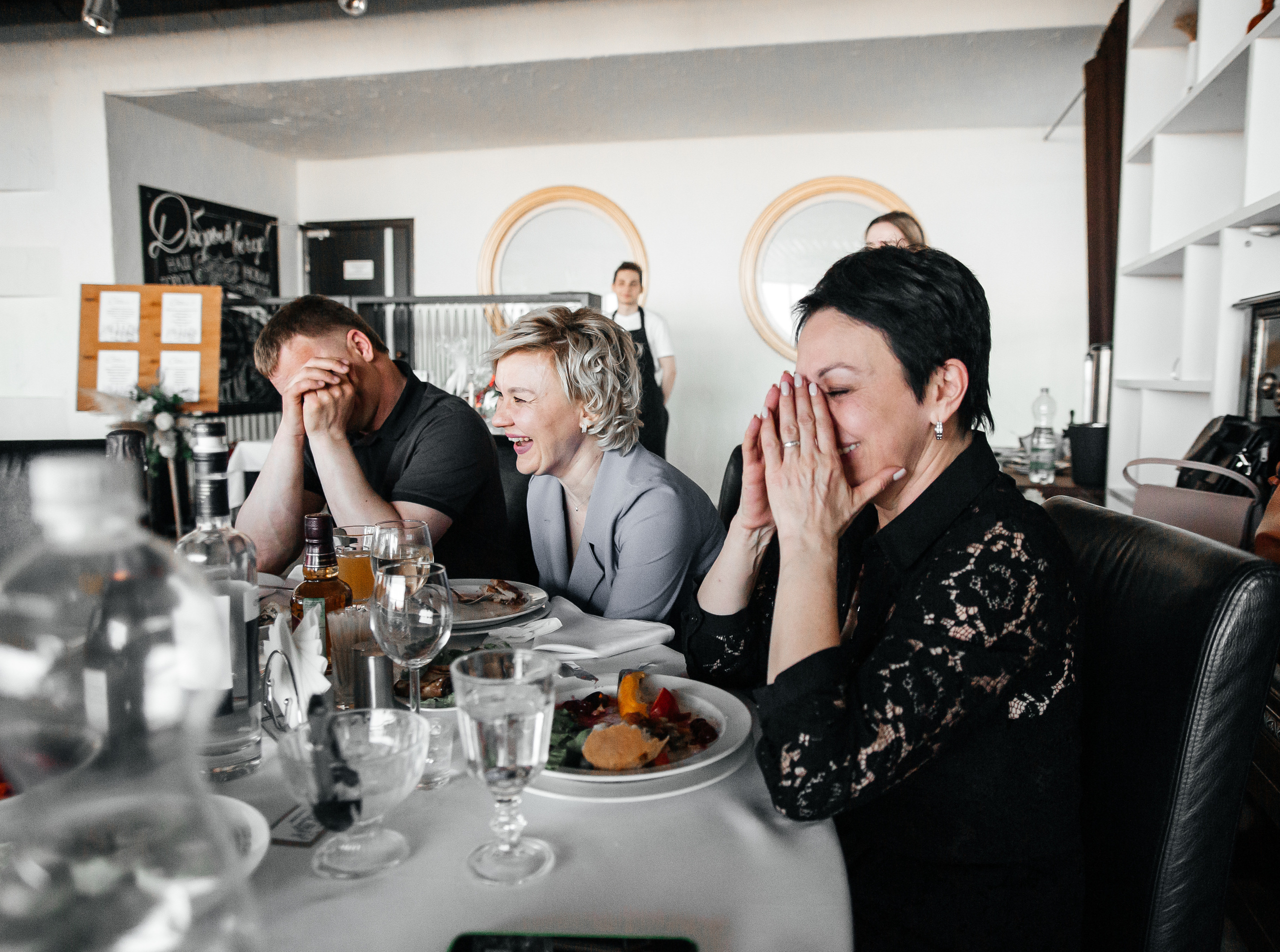 Дарья и Михаил — банкет в ресторане O2. Свадебный фотограф в Оренбурге Илья Володьков