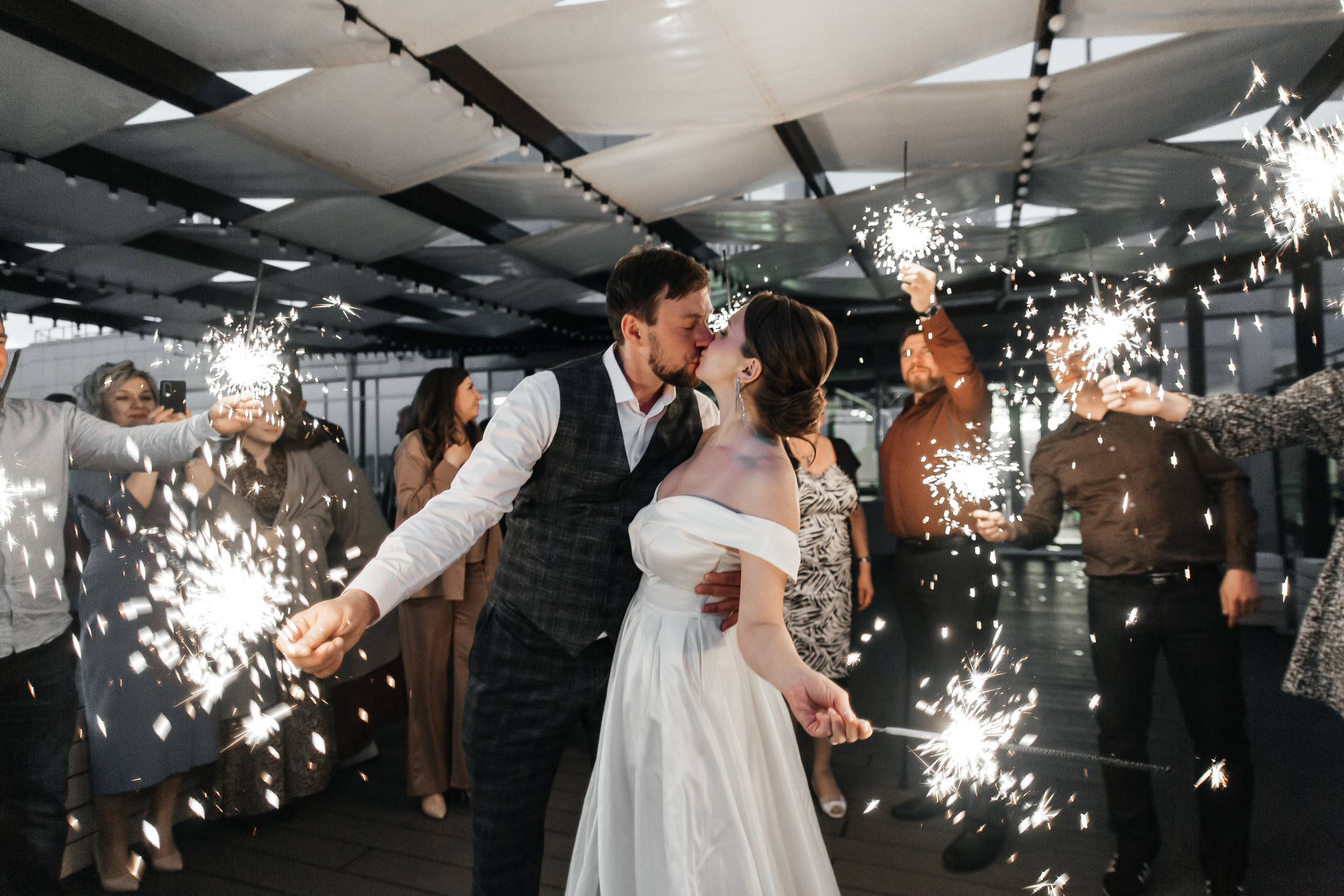 Дарья и Михаил — банкет в ресторане O2. Свадебный фотограф в Оренбурге Илья Володьков