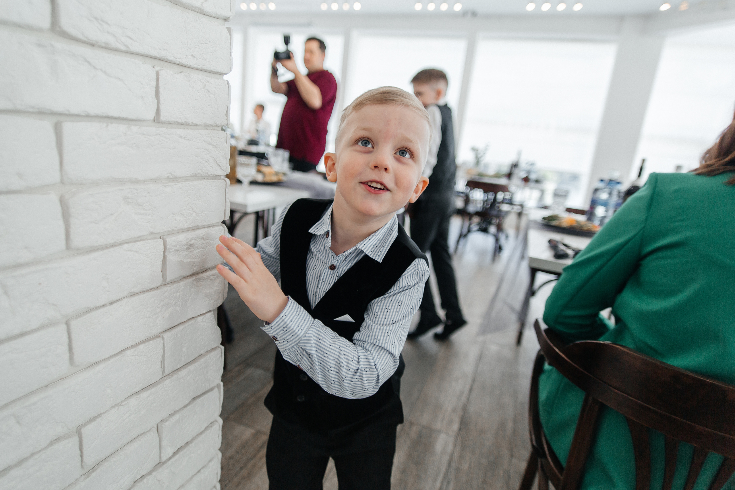 Фёдор и Джума — студия и банкет в «Хорошем месте». Свадебный фотограф в Оренбурге Илья Володьков