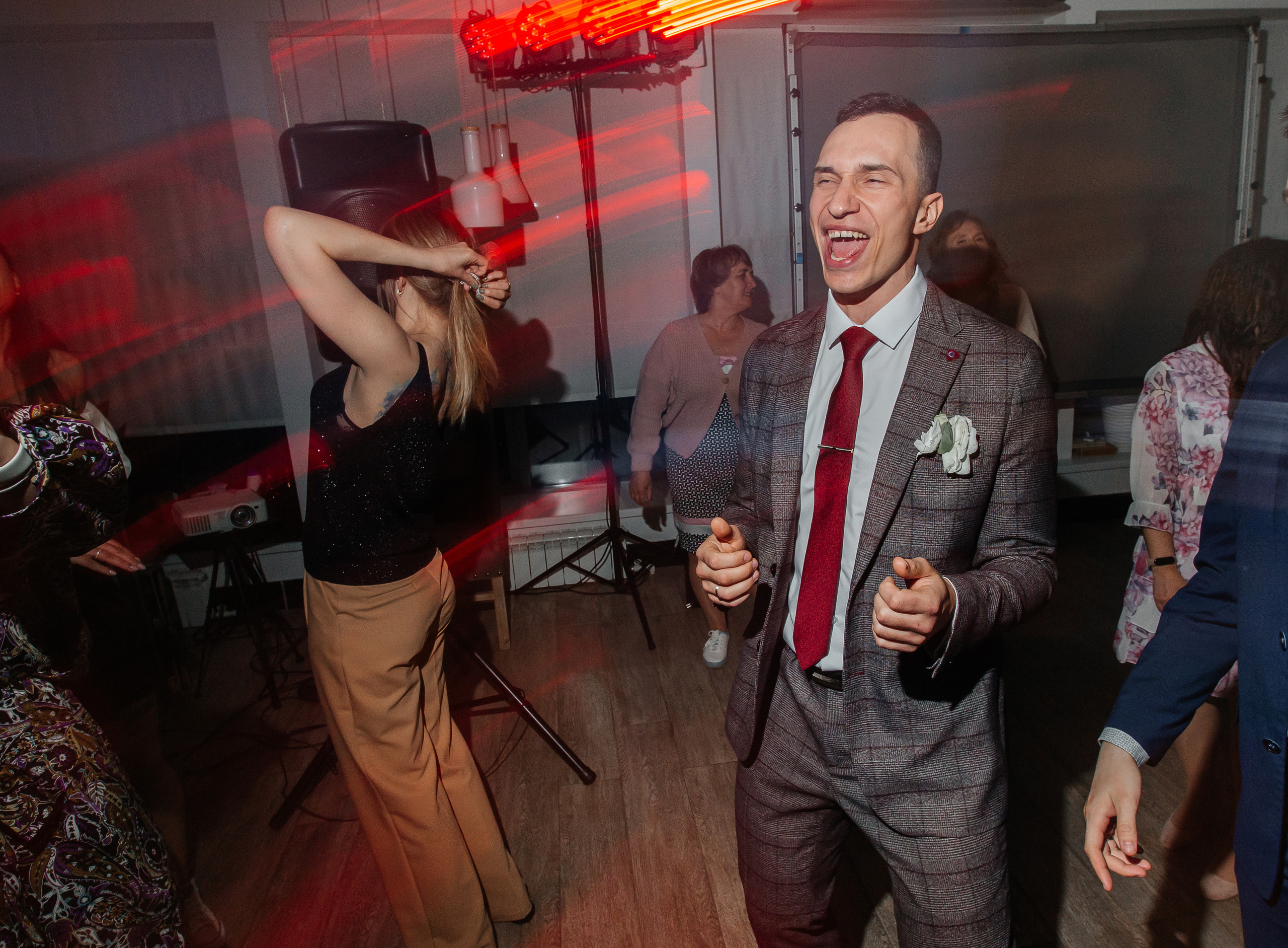 Фёдор и Джума — студия и банкет в «Хорошем месте». Свадебный фотограф в Оренбурге Илья Володьков