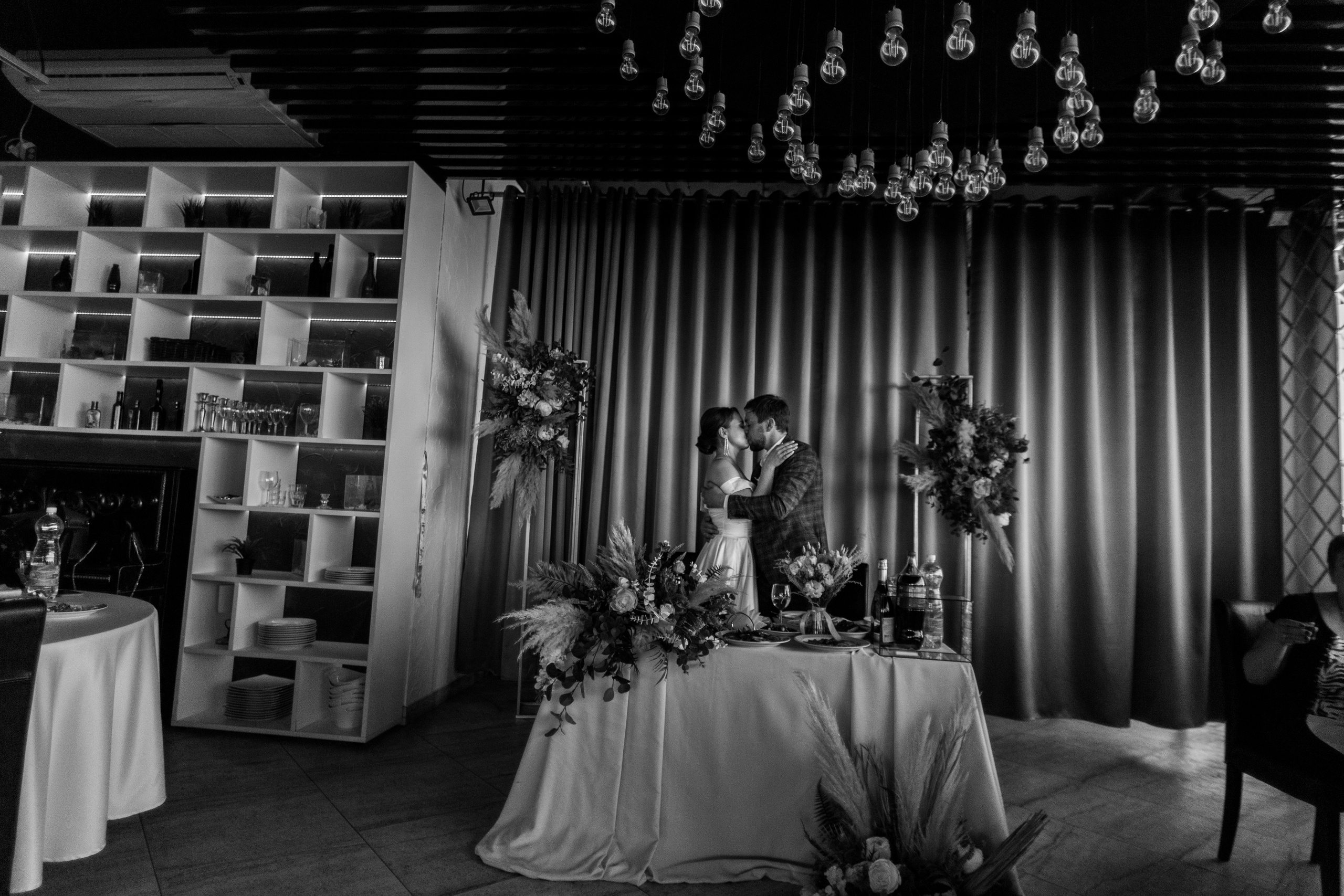 Дарья и Михаил — банкет в ресторане O2. Свадебный фотограф в Оренбурге Илья Володьков