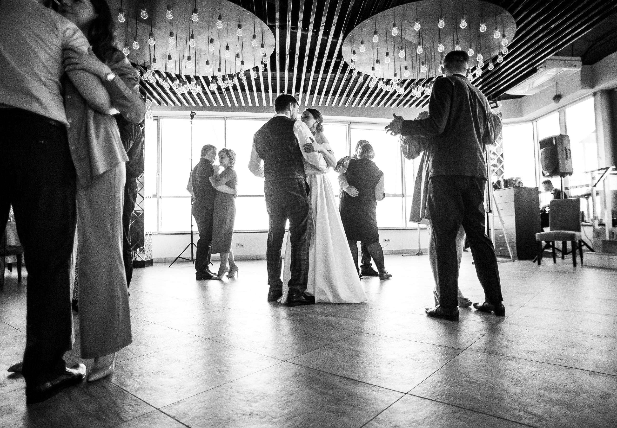 Дарья и Михаил — банкет в ресторане O2. Свадебный фотограф в Оренбурге Илья Володьков