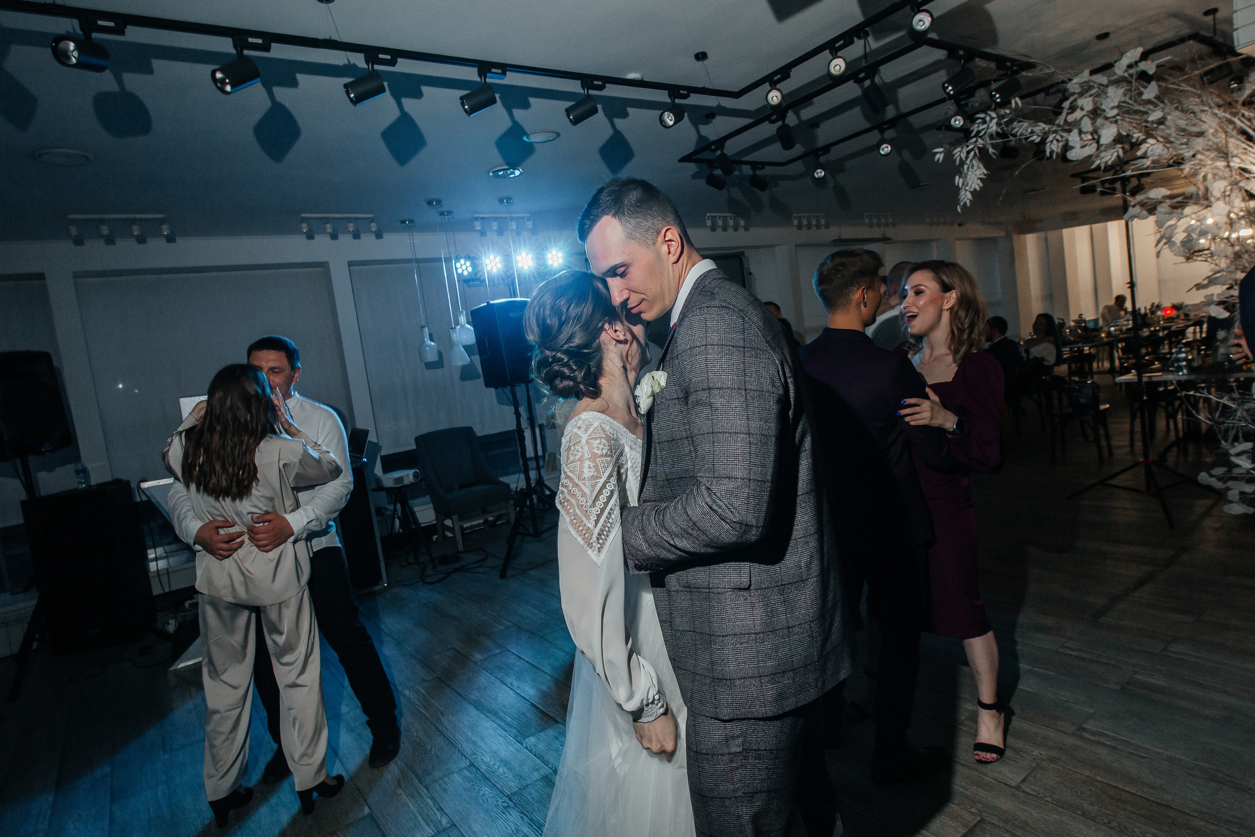 Фёдор и Джума — студия и банкет в «Хорошем месте». Свадебный фотограф в Оренбурге Илья Володьков