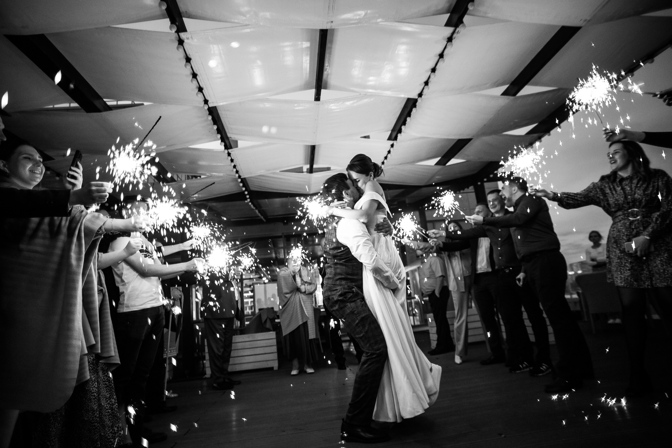 Дарья и Михаил — банкет в ресторане O2. Свадебный фотограф в Оренбурге Илья Володьков