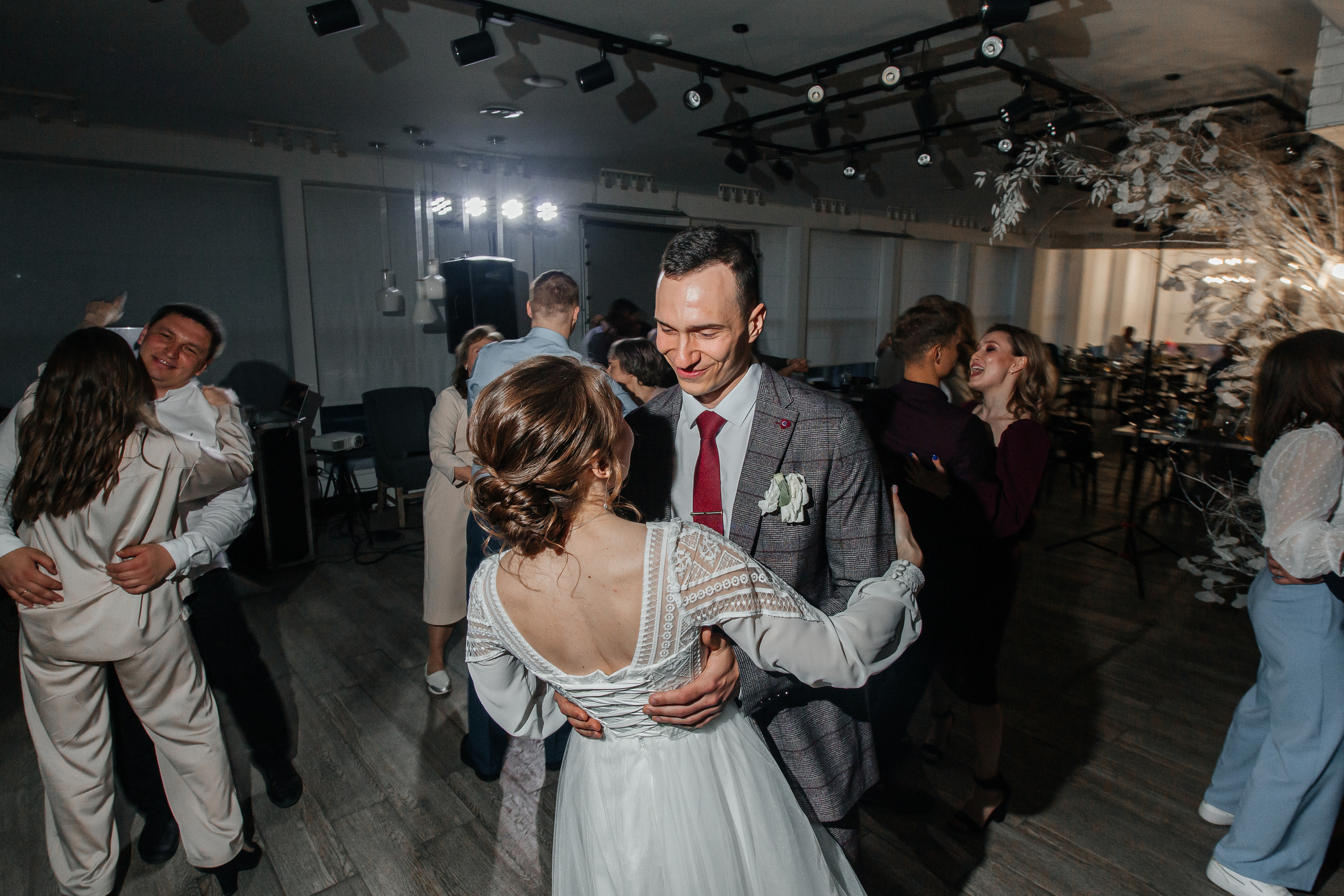 Фёдор и Джума — студия и банкет в «Хорошем месте». Свадебный фотограф в Оренбурге Илья Володьков