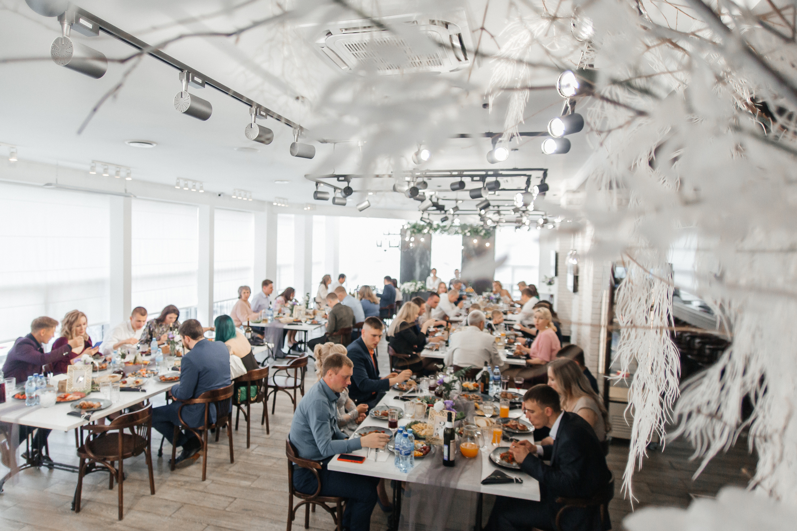 Фёдор и Джума — студия и банкет в «Хорошем месте». Свадебный фотограф в Оренбурге Илья Володьков