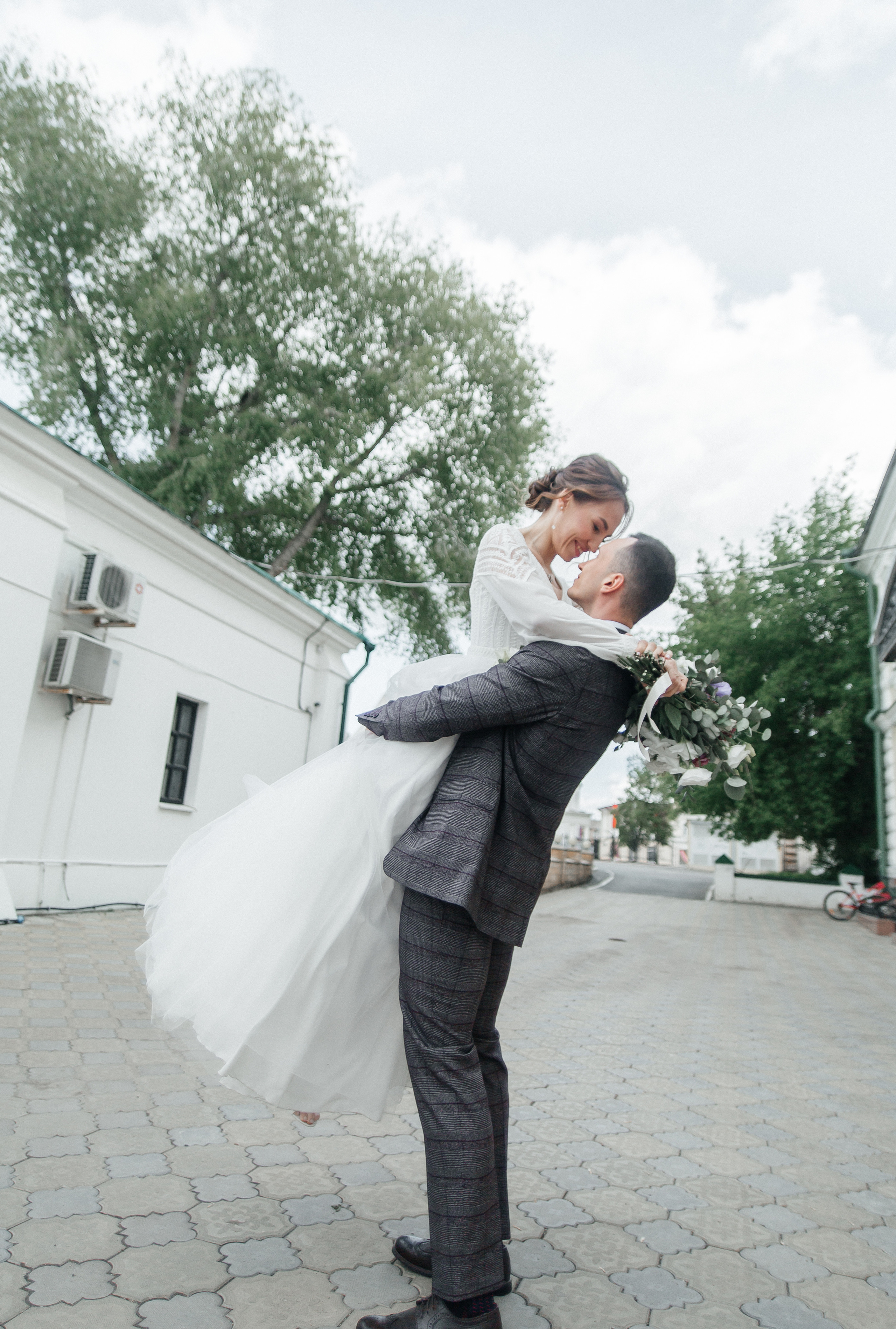 Фёдор и Джума — студия и банкет в «Хорошем месте». Свадебный фотограф в Оренбурге Илья Володьков