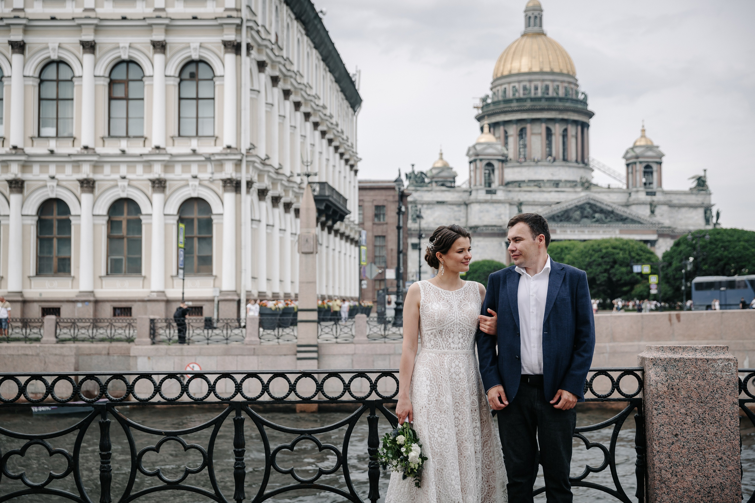 ДВОРЕЦ № 1 | Июль, Исаакиевская площадь. Свадебный фотограф в Санкт-Петербурге Полина Корзухина