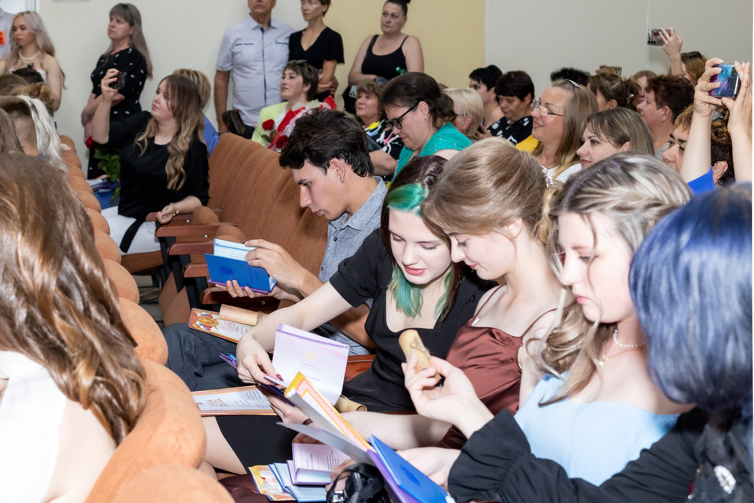 Вручение аттестата 2025. Выпускные альбомы Майкоп, Краснодар Елена Золотарева