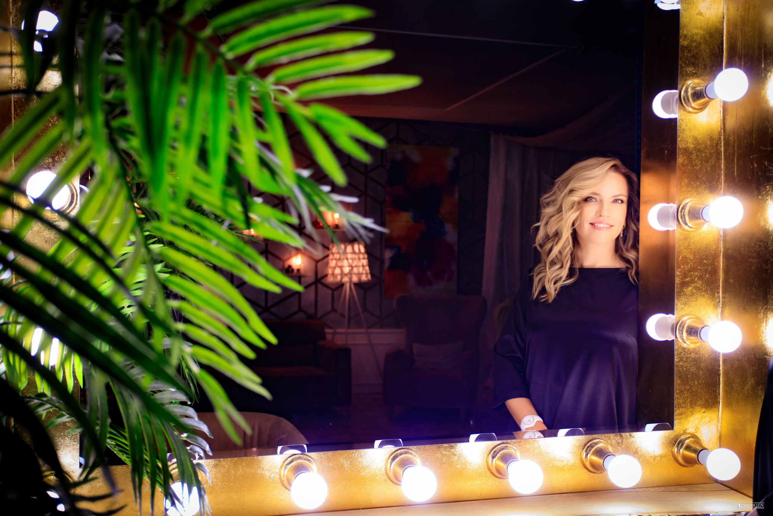 Очарование зрелости: Фотосессии в студии Fotogen. Интерьерная фотостудия FOTOGEN г. Краснодар