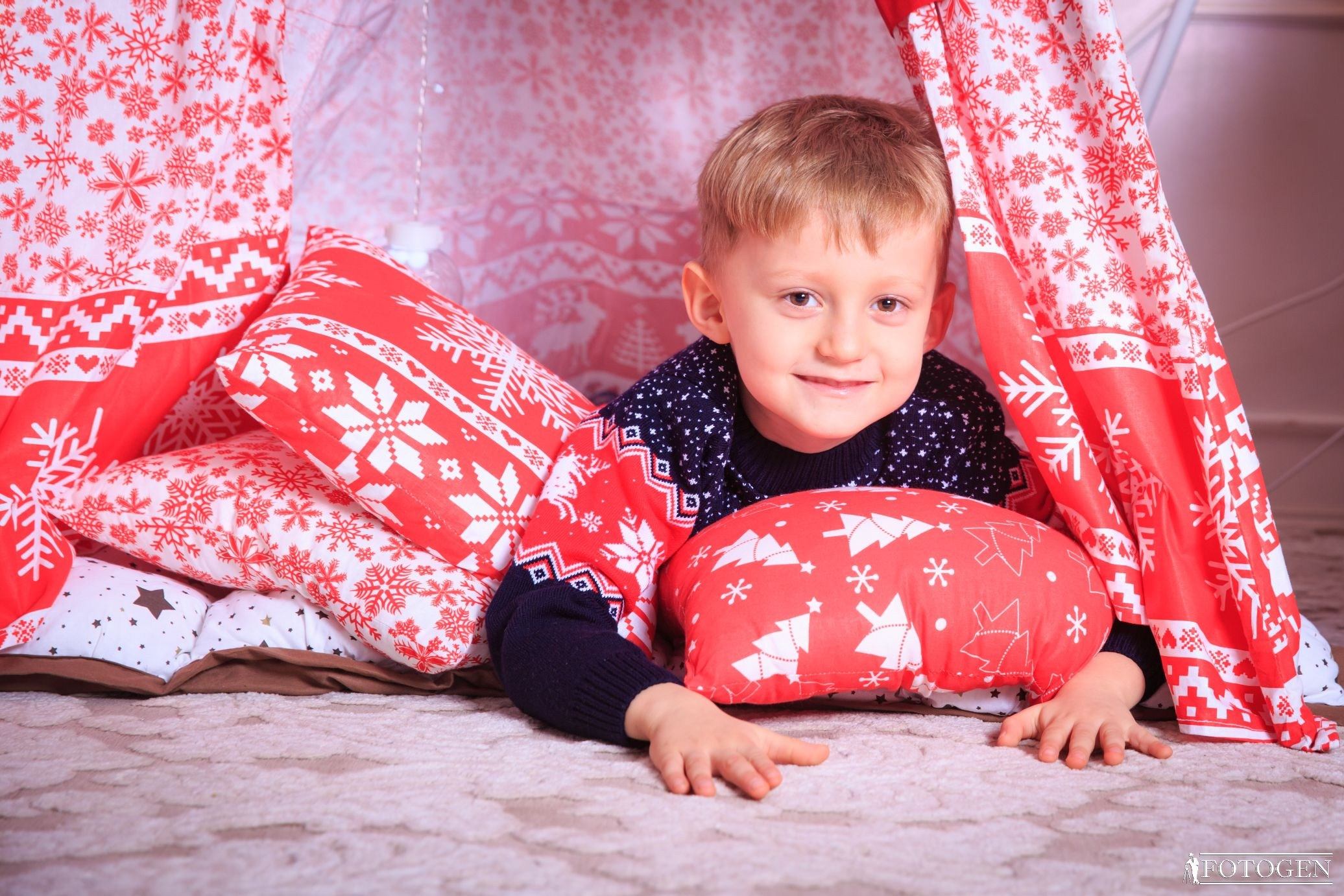 Портфолио новогодние фотосессии для детей в Краснодаре. Интерьерная фотостудия FOTOGEN г. Краснодар