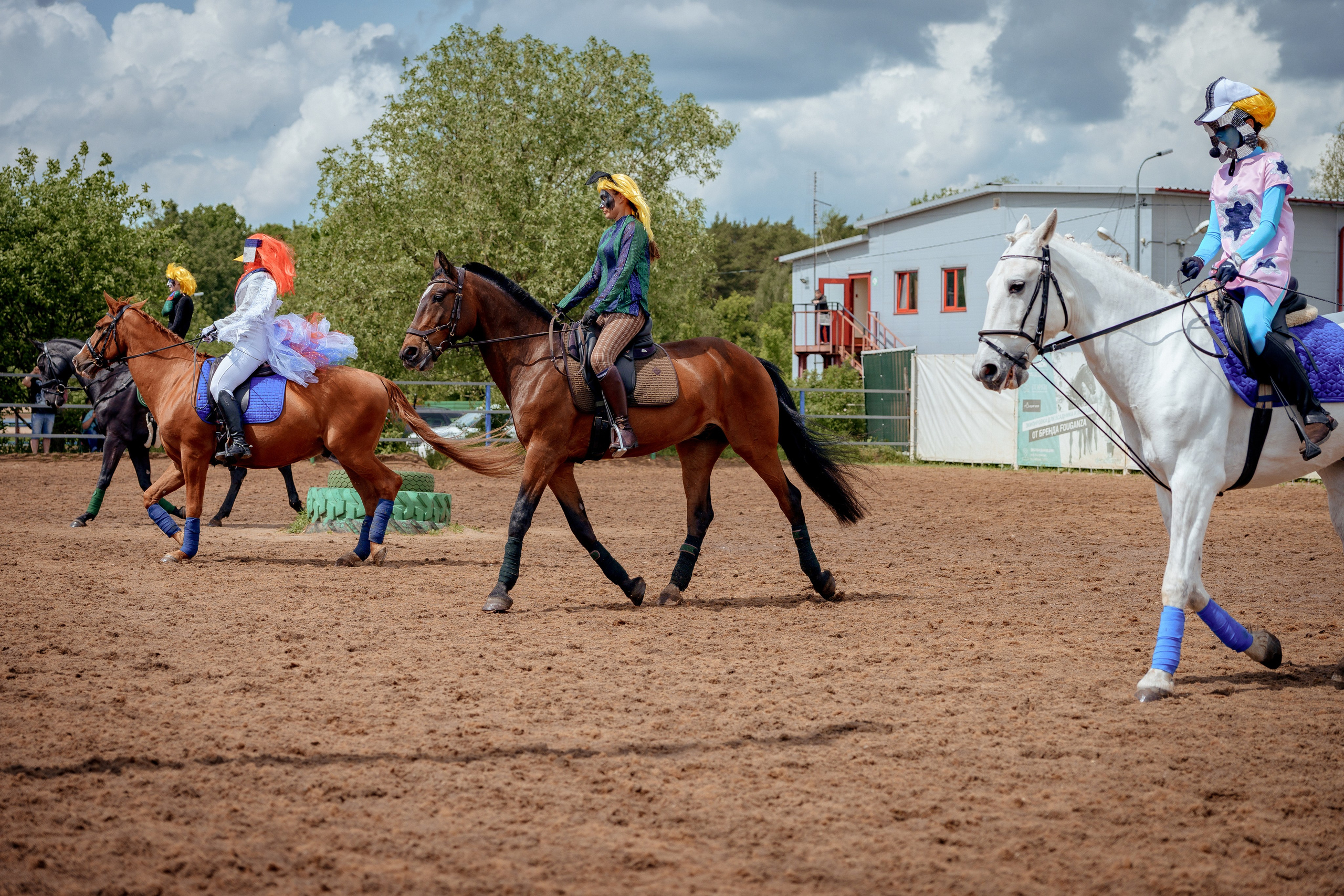 Конный клуб Горки. Портретный и семейный фотограф в Москве/Видное