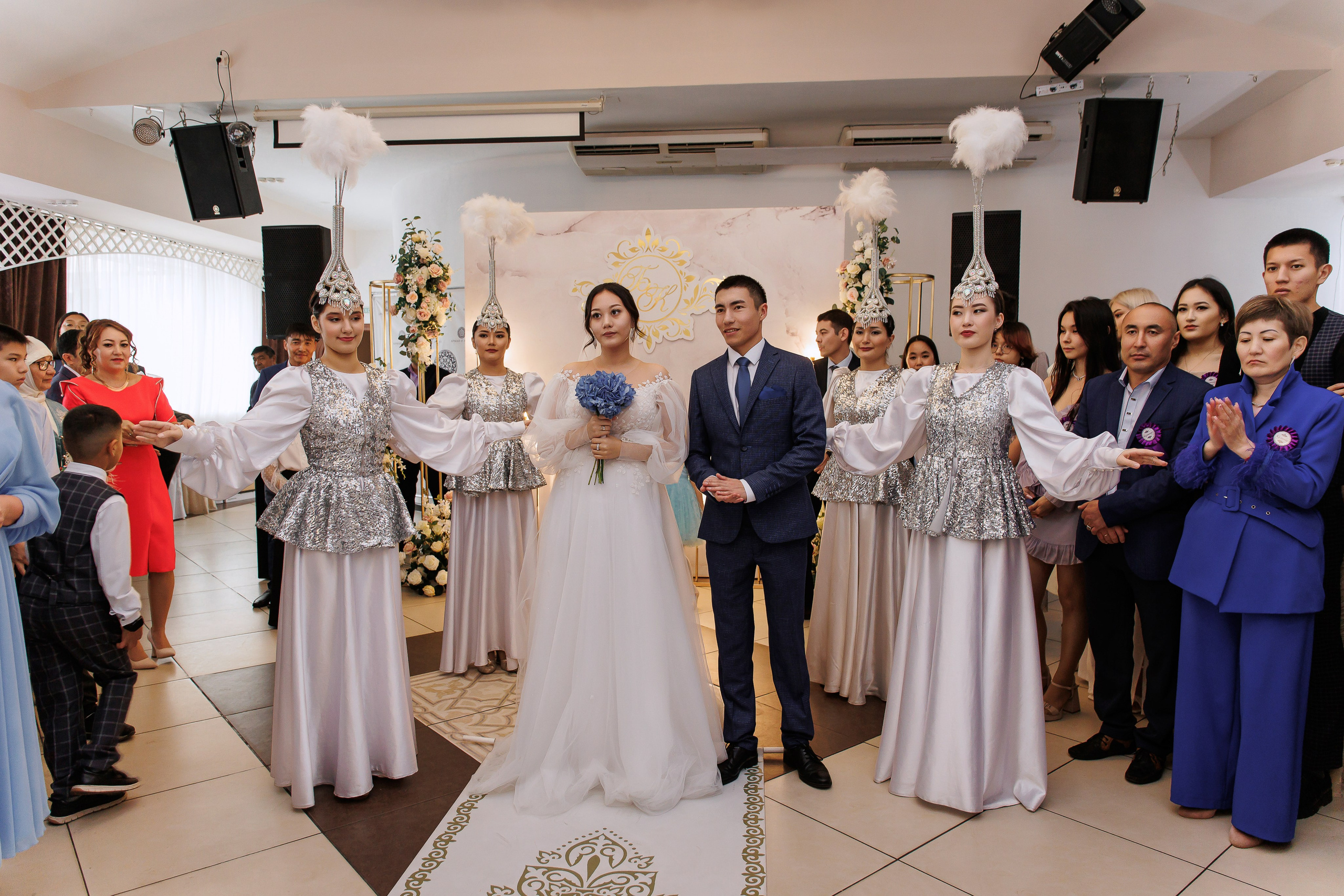 Karina & Bagdat. Anne Miller | Photographer