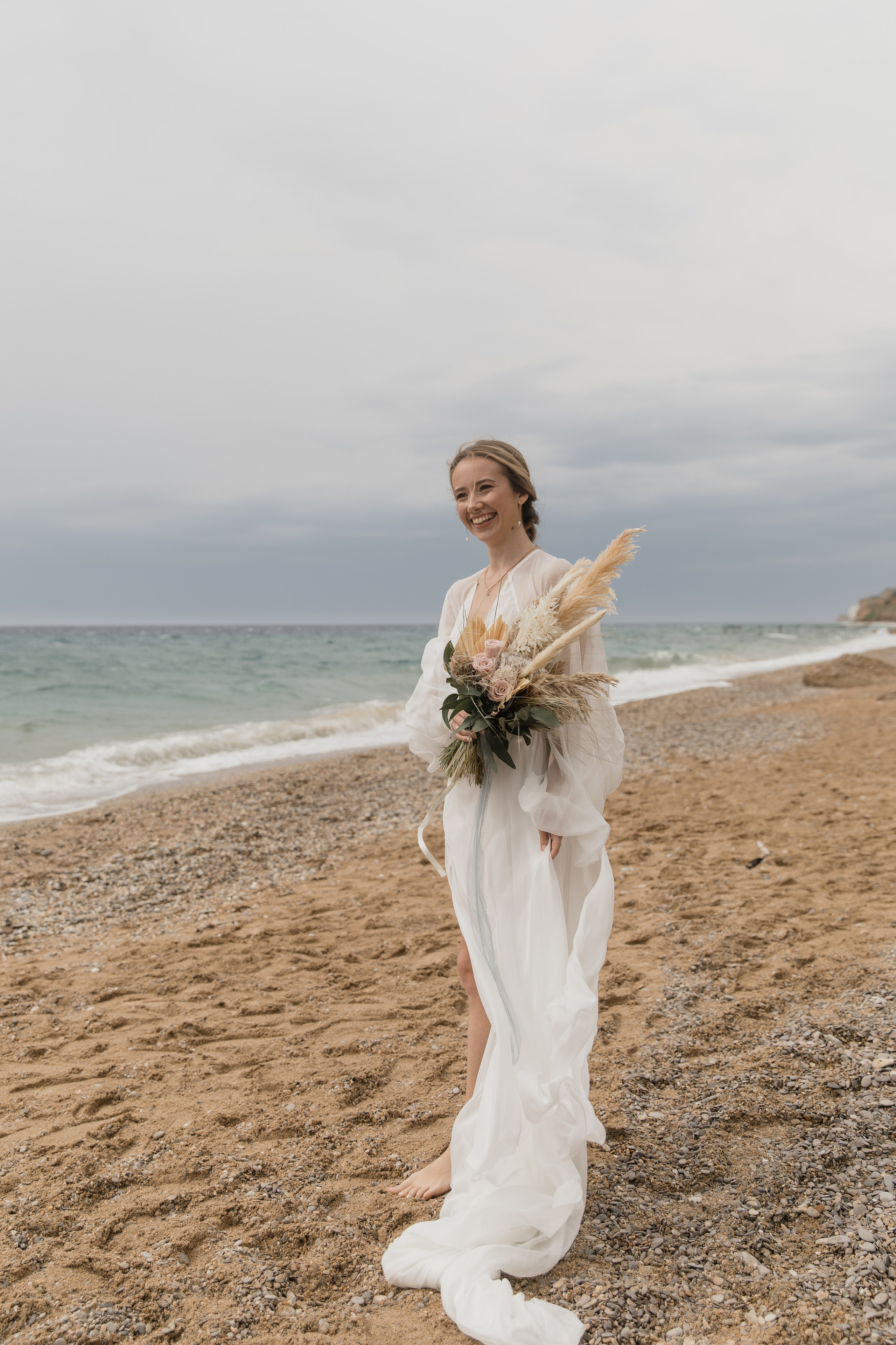 На берегу моря…. СВАДЕБНЫЙ ФОТОГРАФ В КРЫМУ И СЕВАСТОПОЛЕ