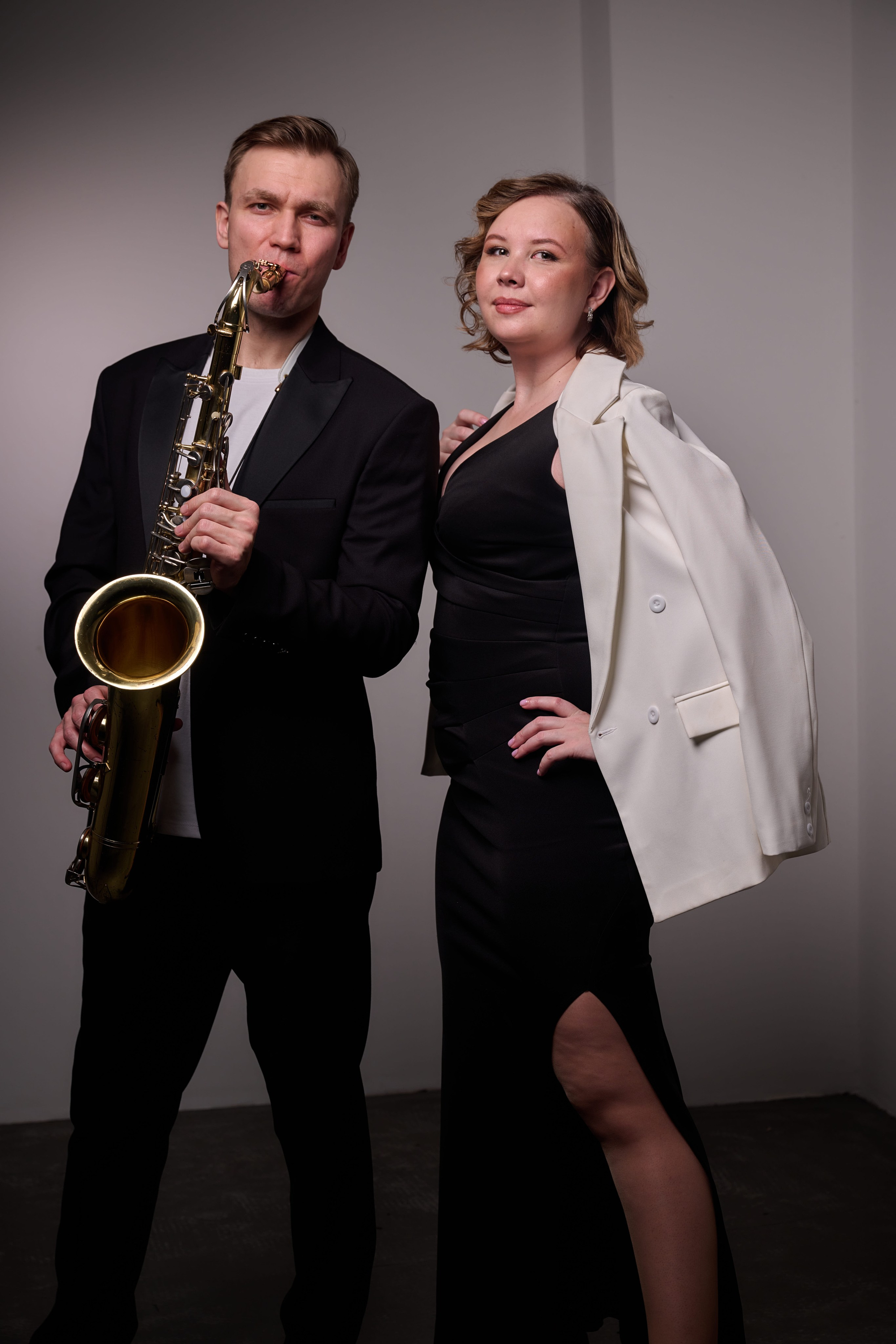 Кавер дуэт — Love story. Дуэт на мероприятия, дни рождения, корпоративы, юбилеи, свадьбы. Певица и саксофонист. Живая музыка. Кавер группа