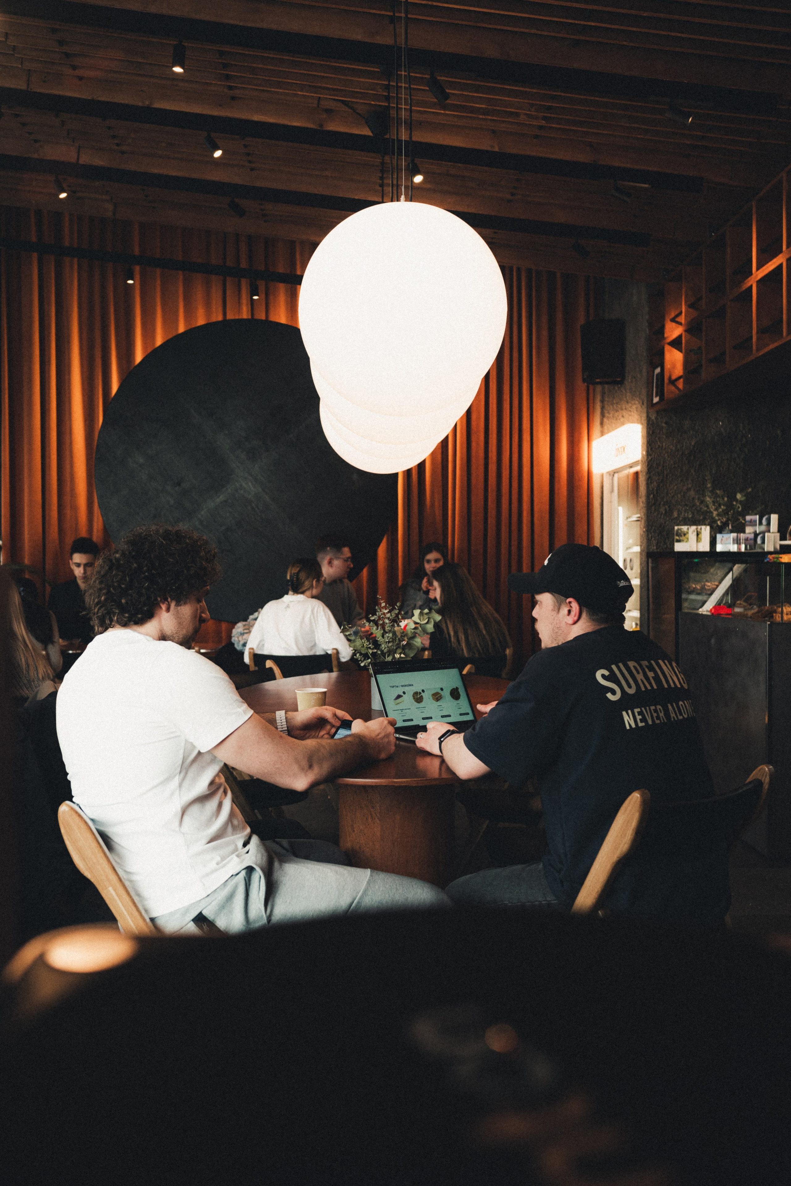 Фотосъёмка для сети кофеен Surf Coffee. Фотограф Илья К. в Москве