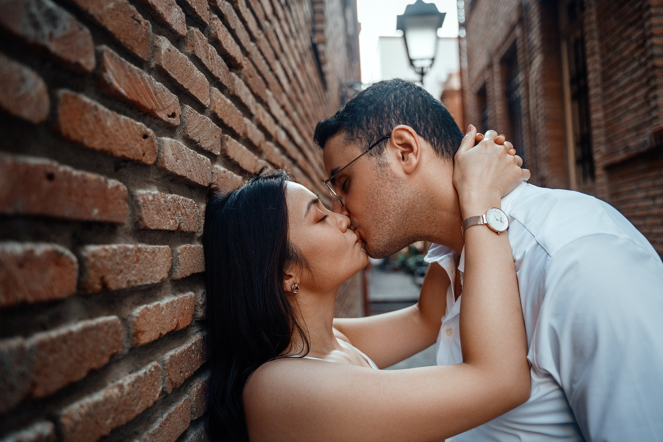 Alaeddine & Matika on the Peace Bridge in Tbilisi. Photographer Sergey Otkrytyi in Batumi & Tbilisi