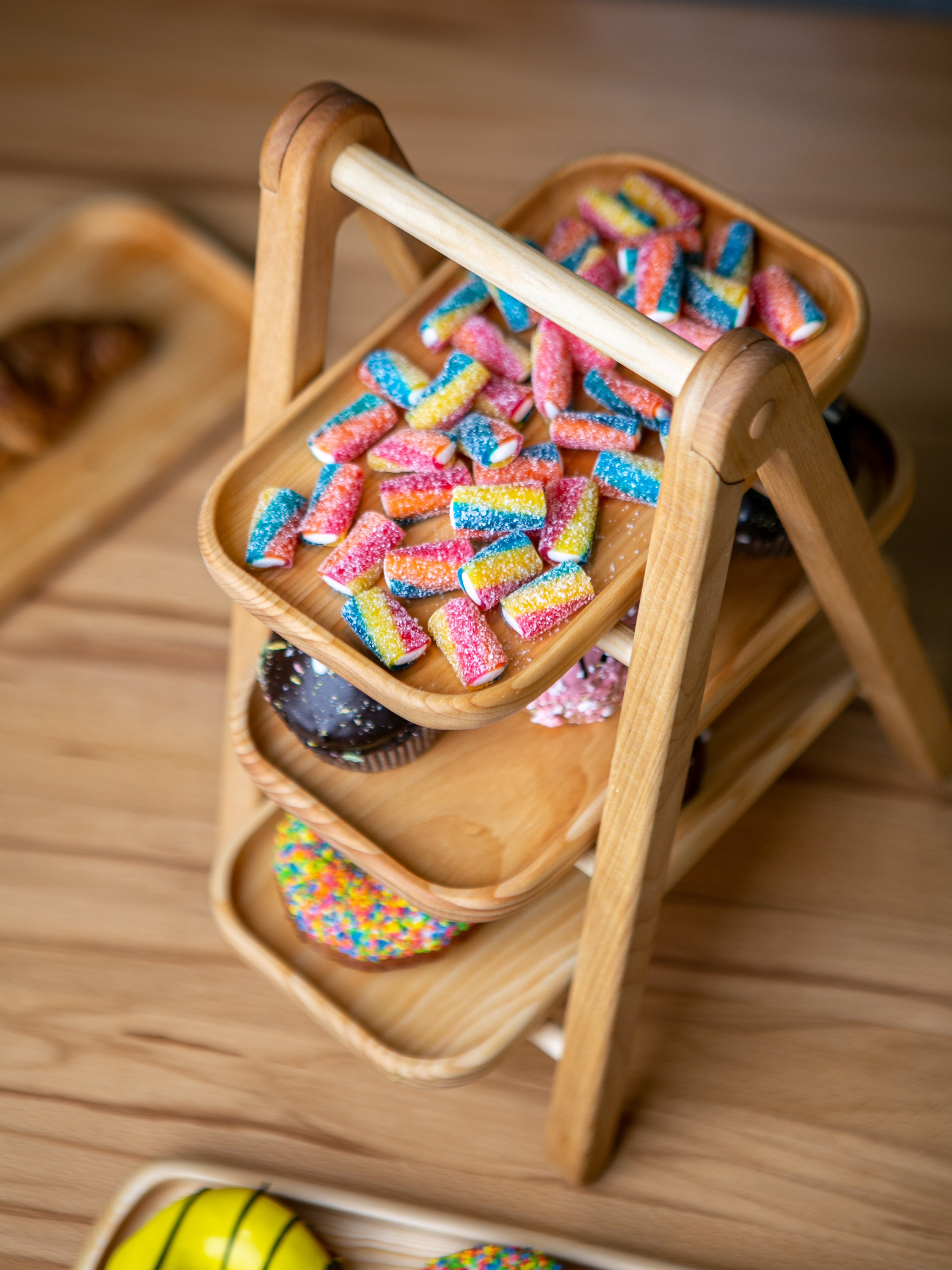 Подносы и этажерки. Контент фотограф, съемка для маркетплейсов, фуд съемка и репортажи в Новосибирске Ралия Галеева