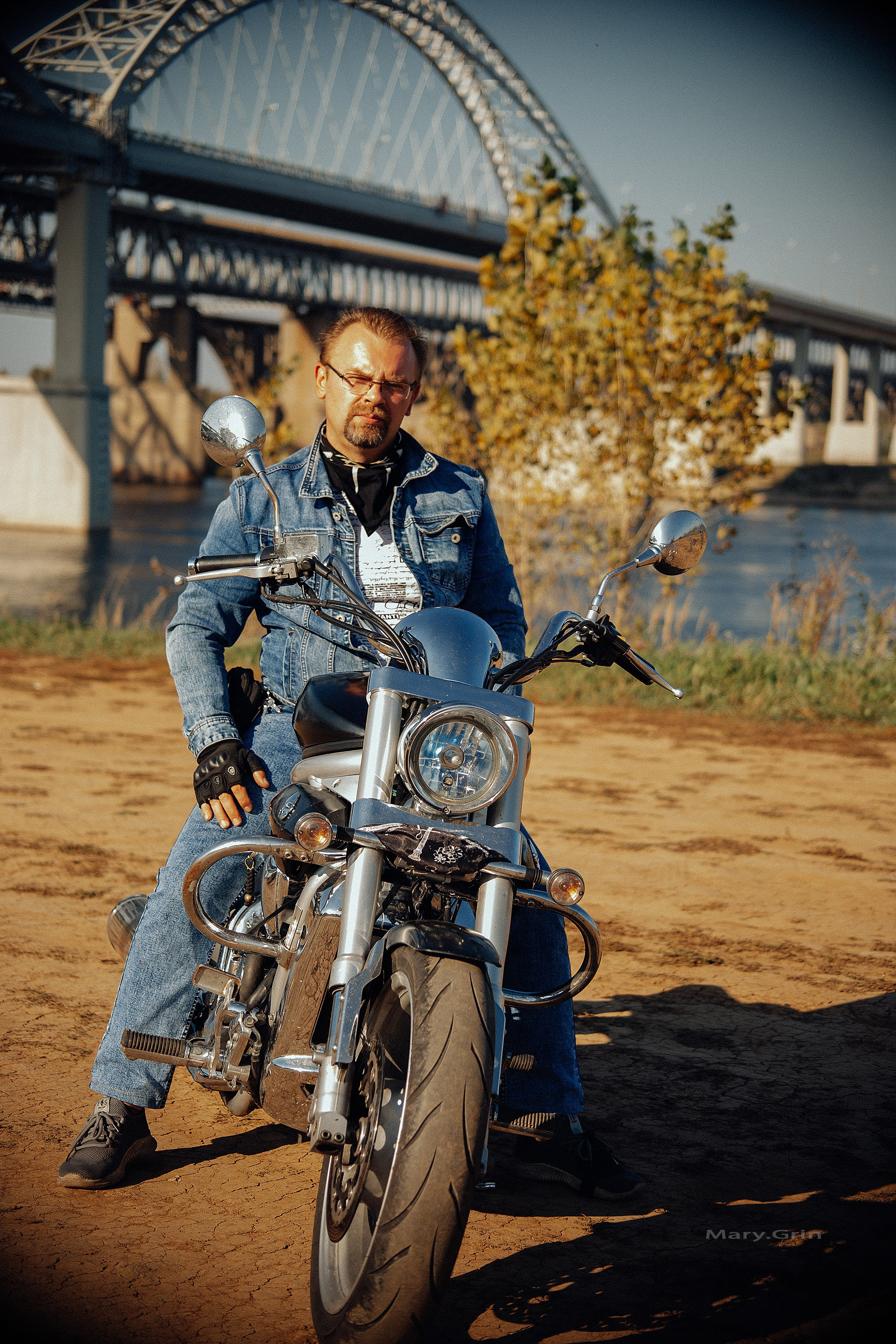 Дмитрий с мотоциклом. Детский и семейный фотограф, фотограф мероприятий Нижний Новгород