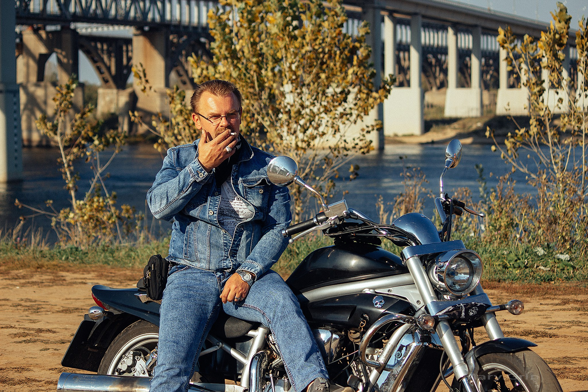 Дмитрий с мотоциклом. Детский и семейный фотограф, фотограф мероприятий Нижний Новгород