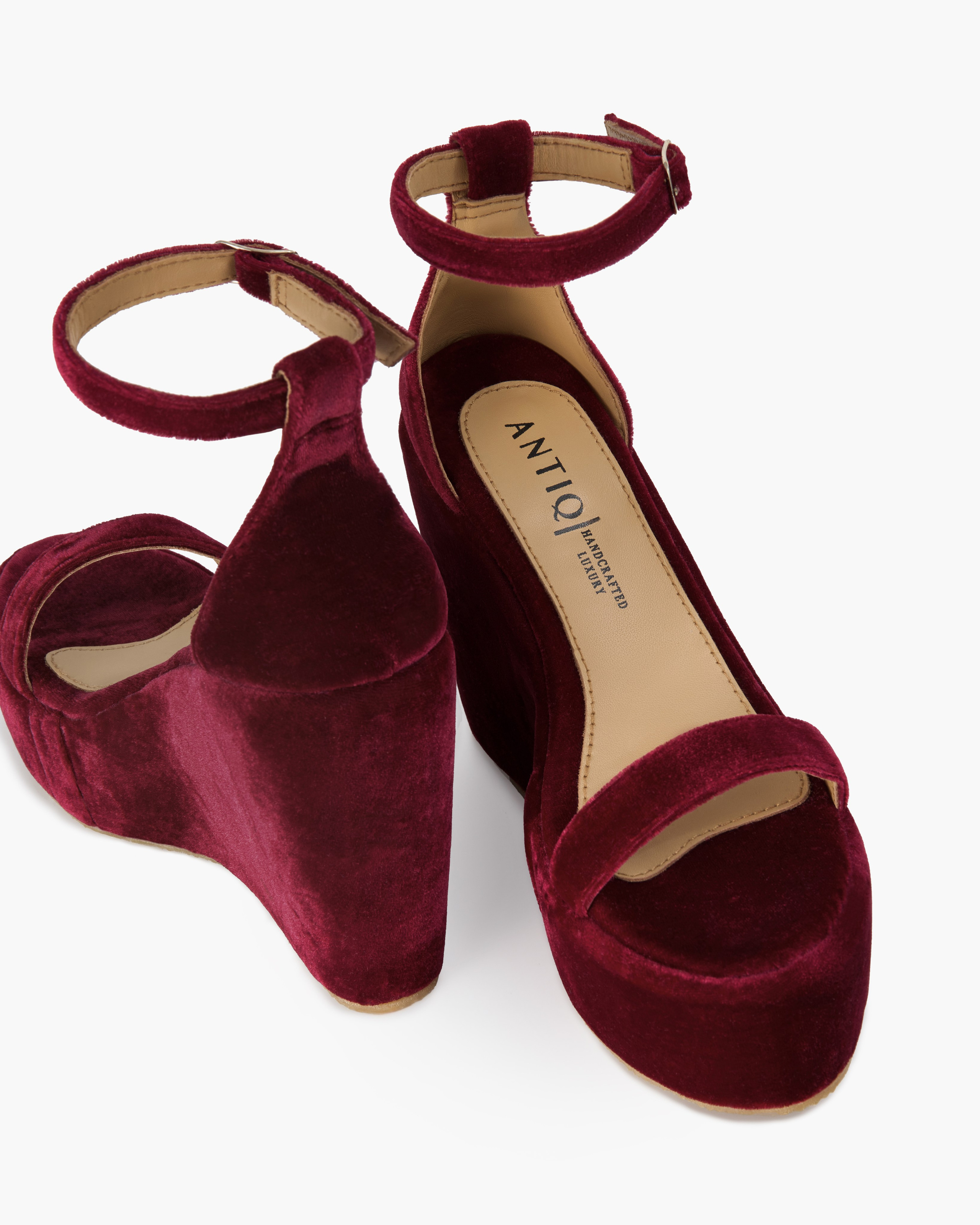 Rich as Usual. Фотограф для маркетплейсов в Москве Озерова Кристина