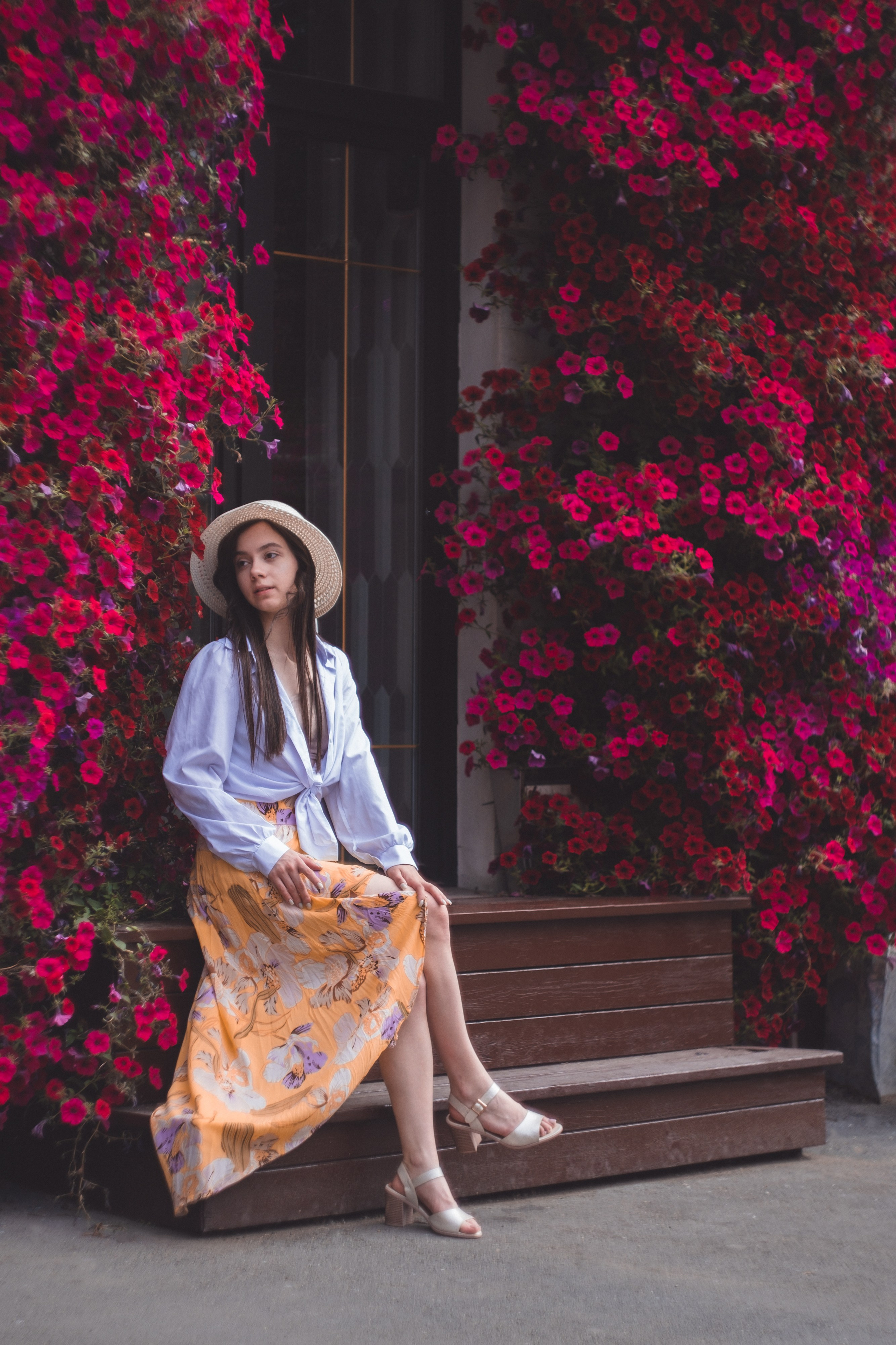 Карина. На трамвае по городу. Дмитрий Пропадалин, Нейрофотография