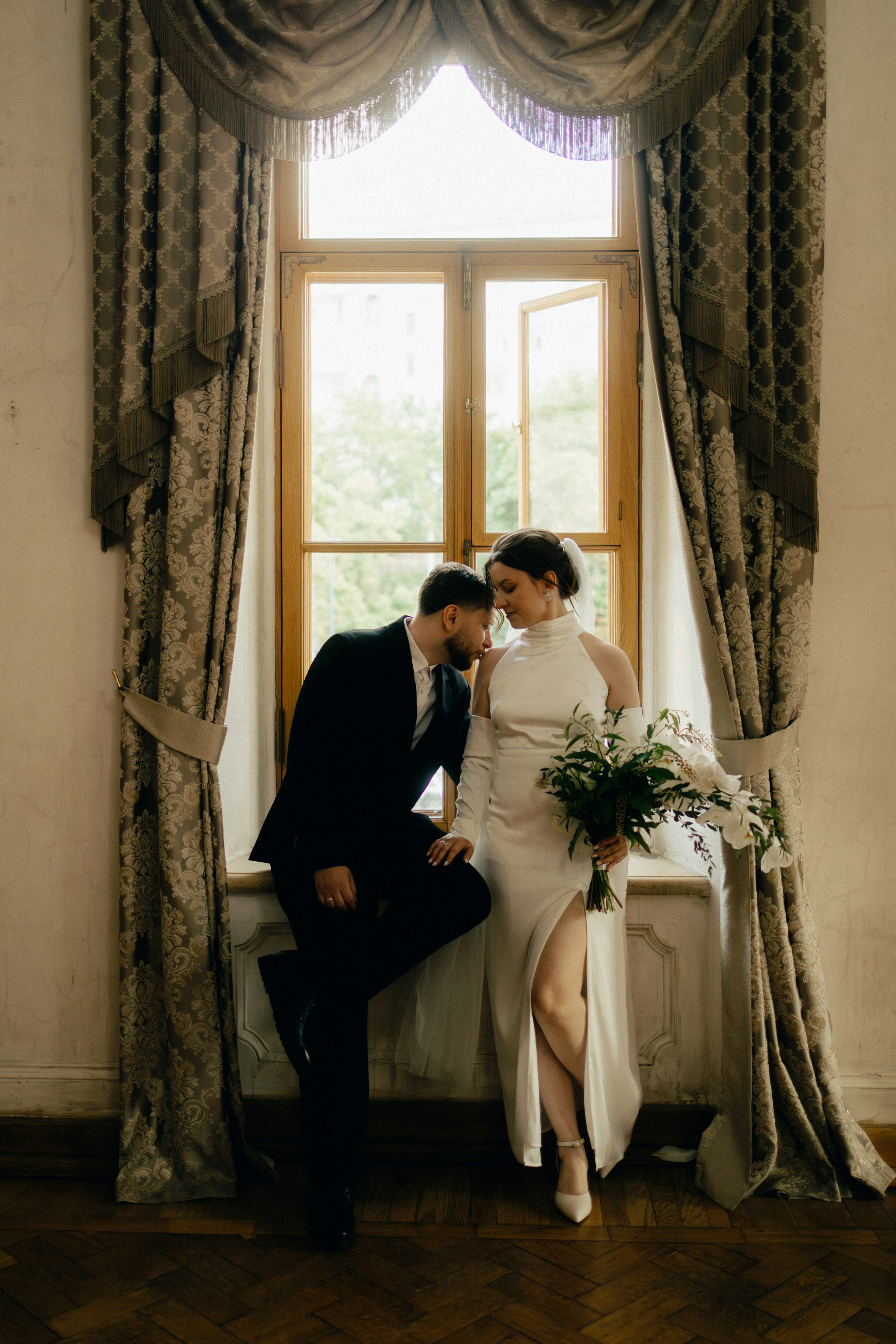 Дмитрий и Арина, роспись в библиотеке читальне имени Пушкина. Свадебный и портретный фотограф в Москве Кристина Золотова