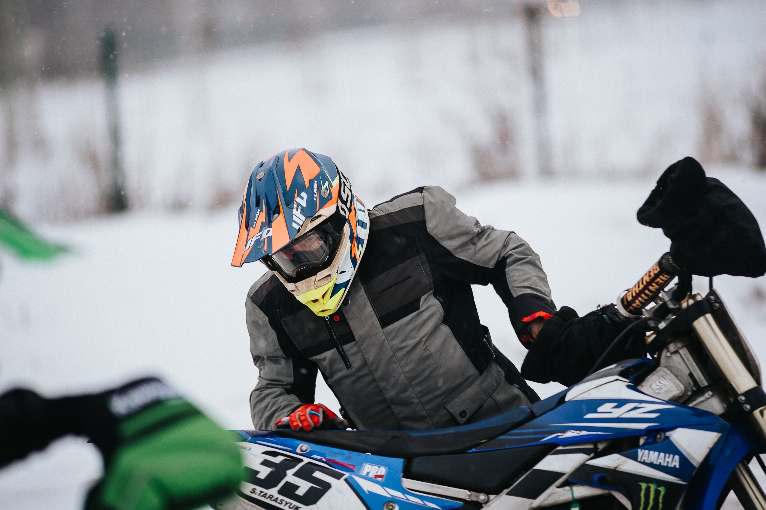 29.12.2024 — Праздничная тренировка на мотоциклетной трассе Люскус. Репортажный фотограф в Кемерово