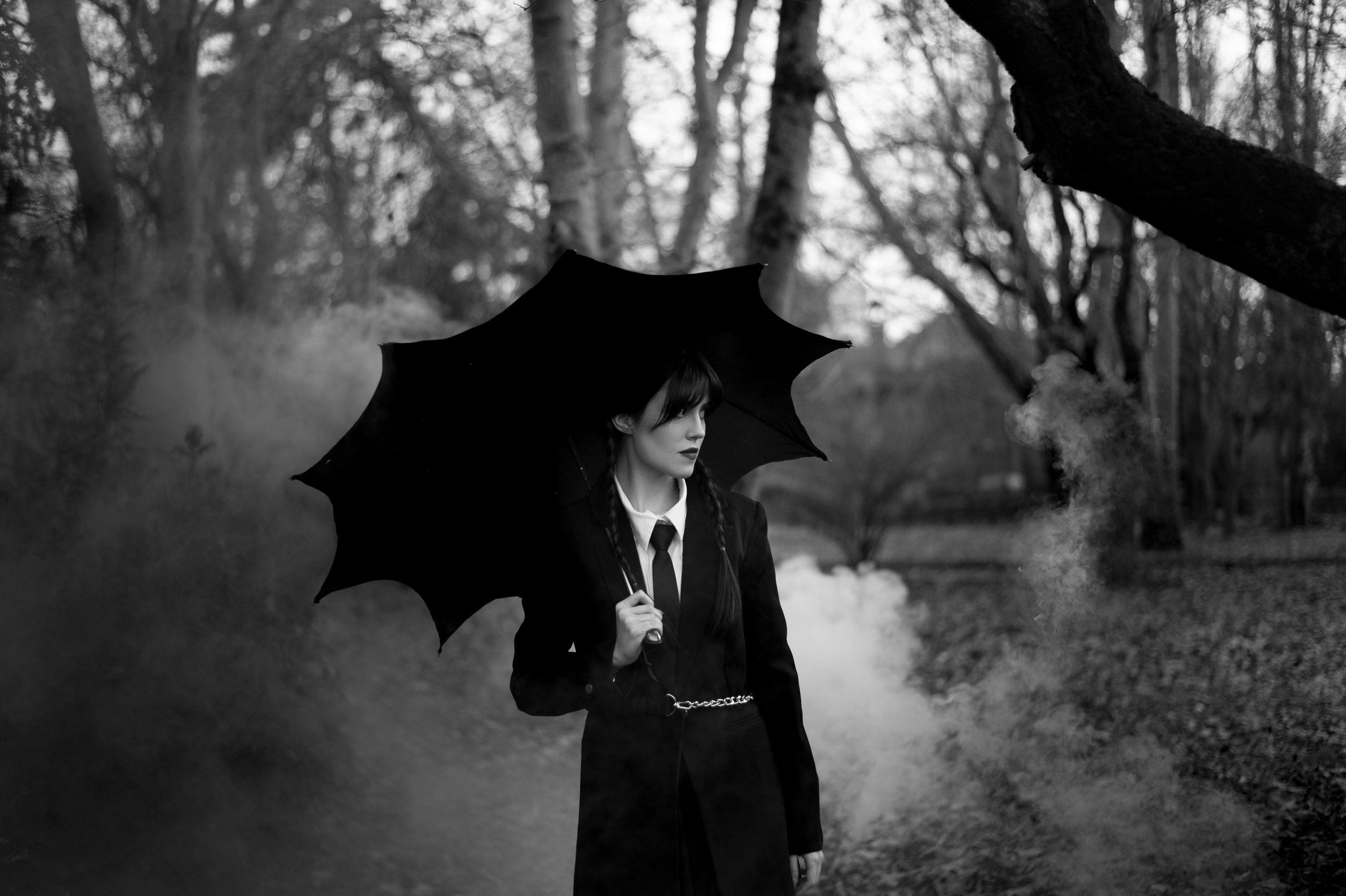 Образ Уэнсдей. Оригинальный зонтик как у Уэнсдей