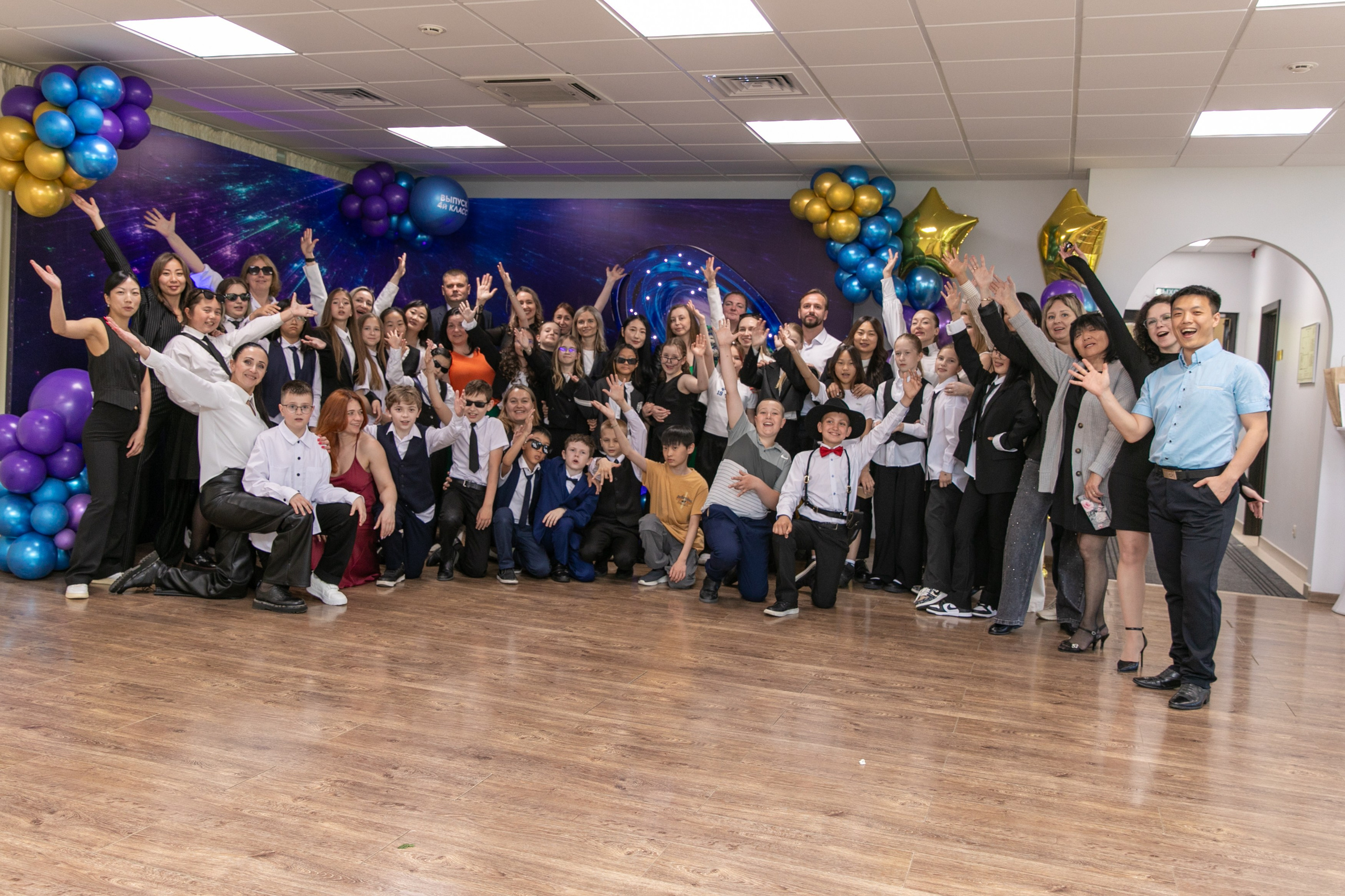 Выпускной 4 класс Гимназия 3 2025. Школьный и детский фотограф в Южно-Сахалинске Анастасия Лескова