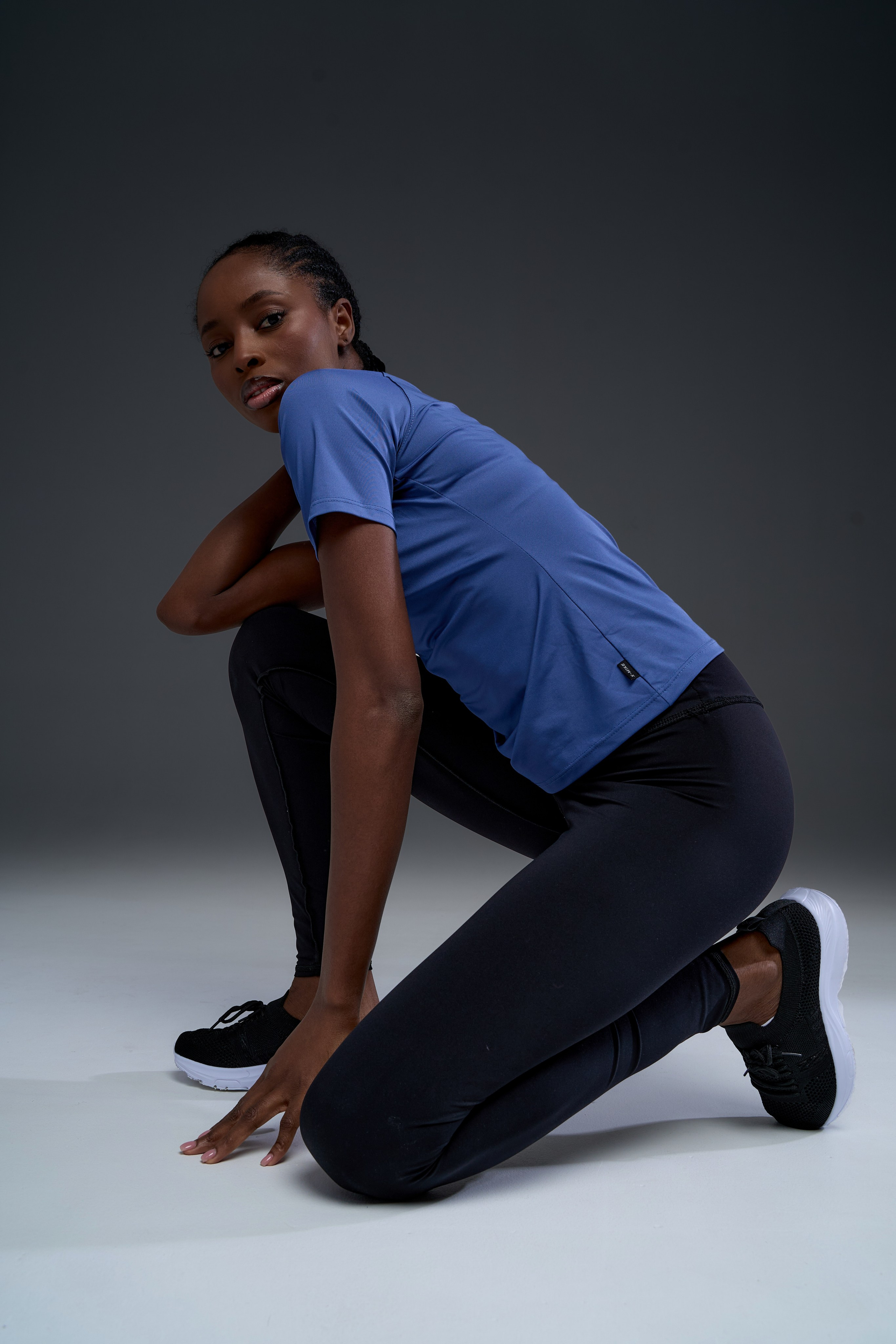 Спортивные футболки. Фотограф для маркетплейсов в Москве