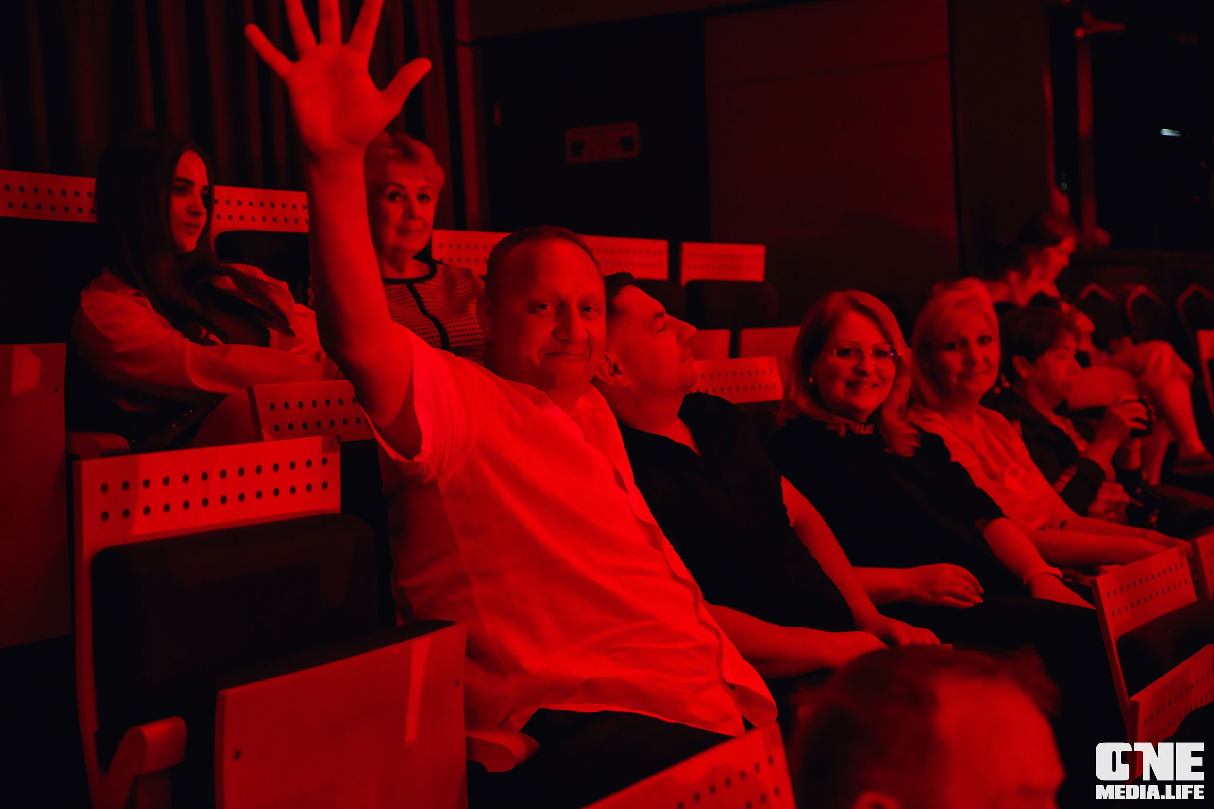 Фоторепортаж с концерта Эмина в Янтарь Холле. One Media Life: фоторепортажи, фотоотчеты с мероприятий и заведений