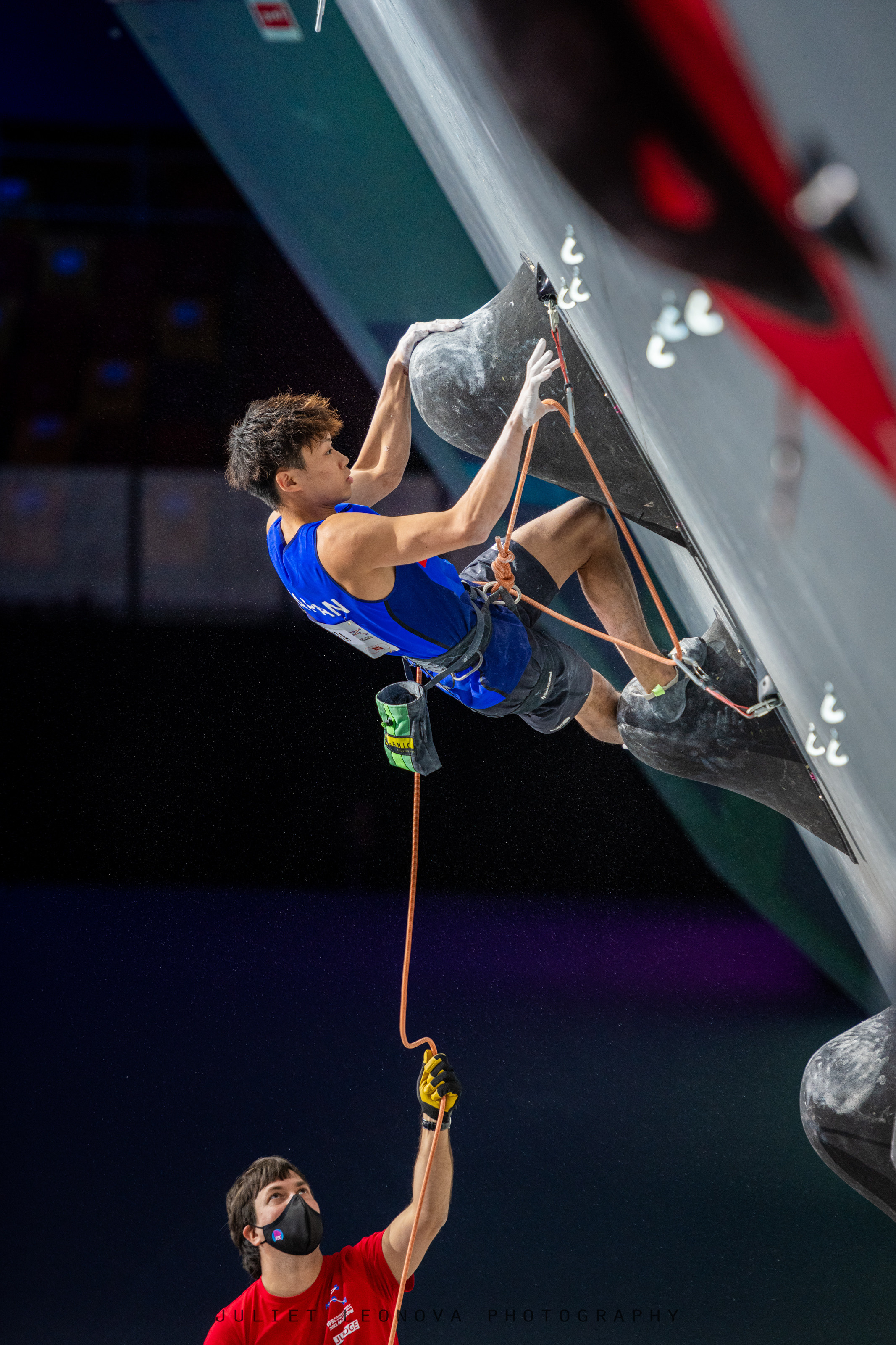 IFSC world championship lead Ogata Yoshiyuki.