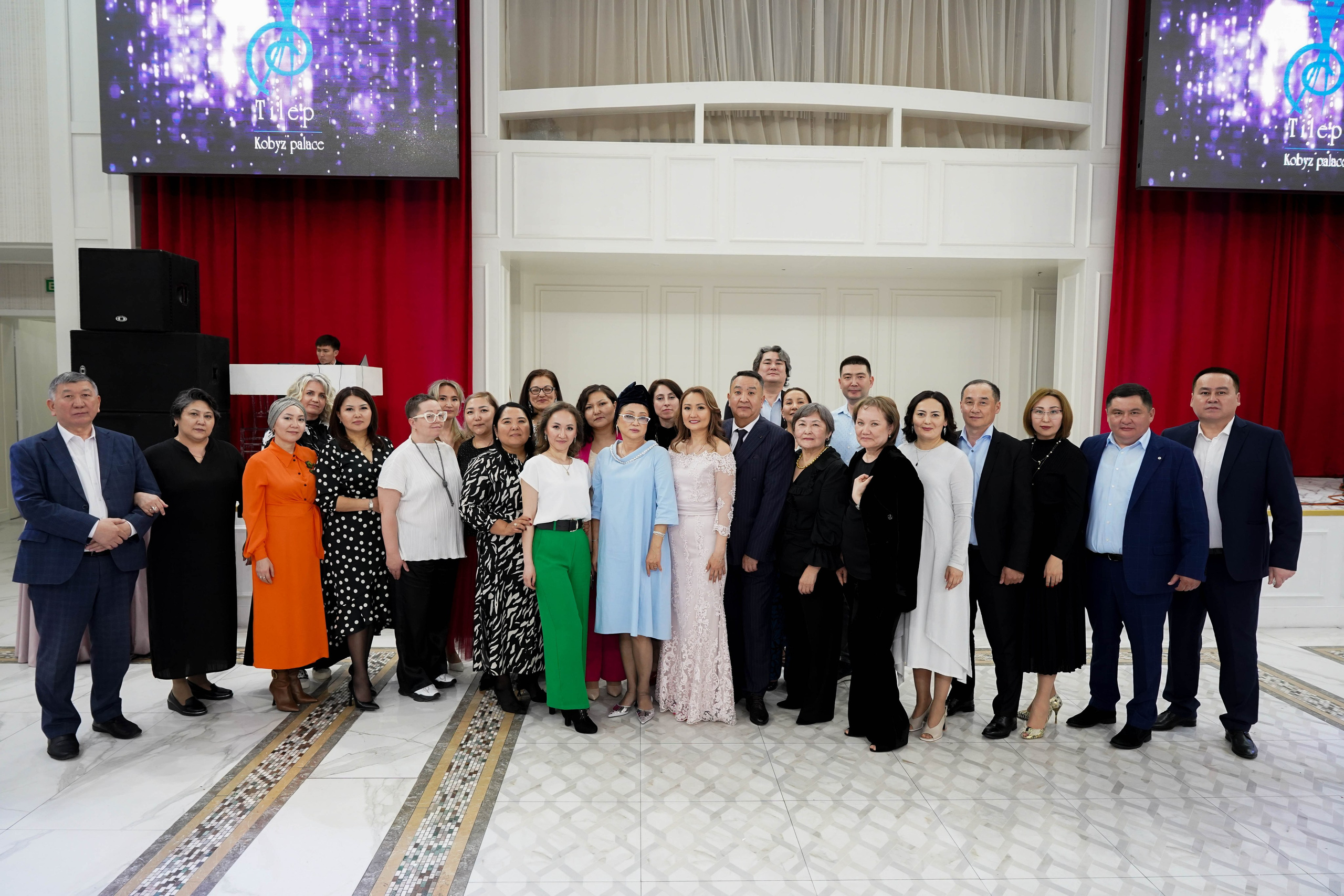 Dana uzatu. Фотограф Ернар Ержанов