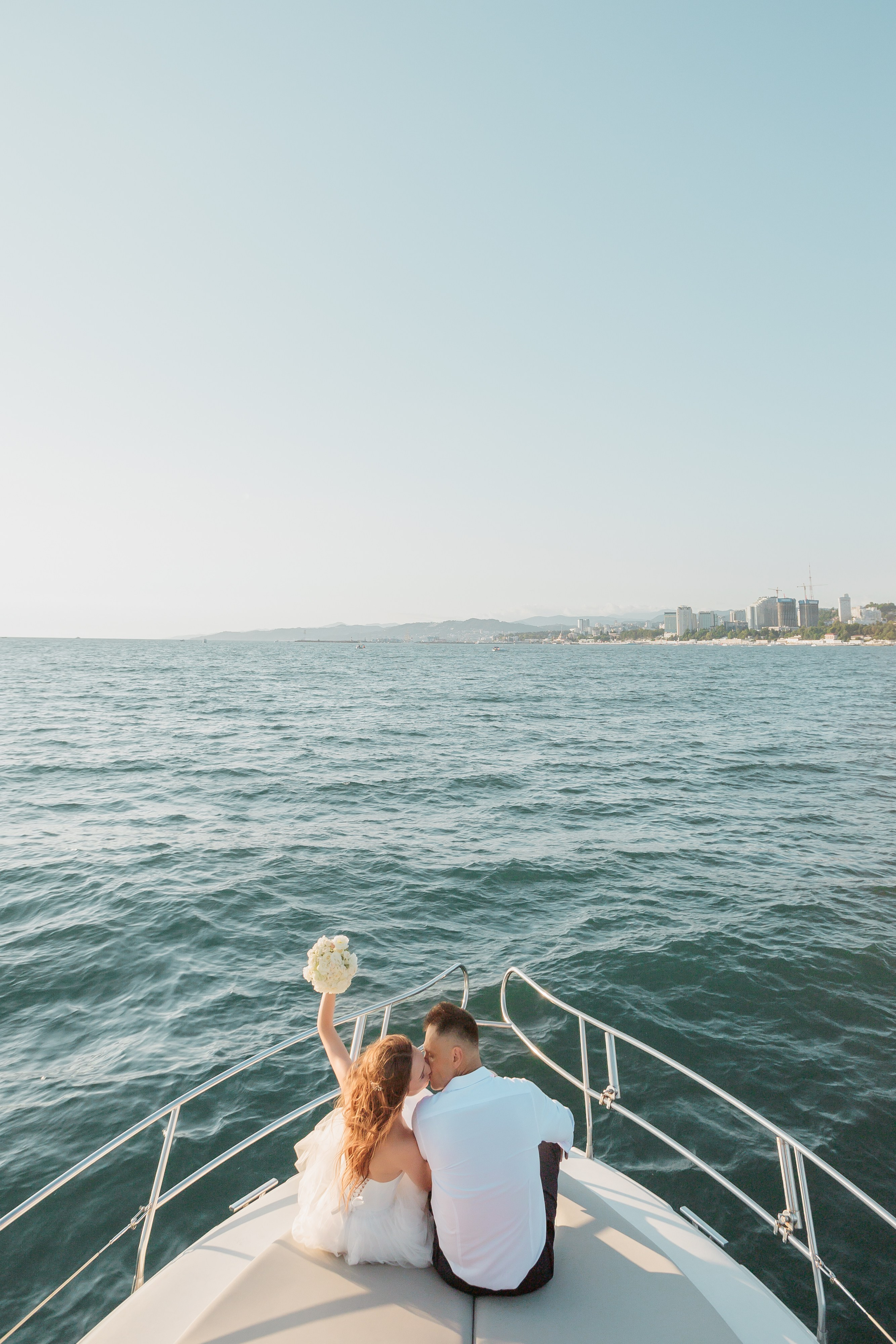 Роскошная фотосессия в Сочи на яхте. Свадебный фотограф в Абхазии, Сухум, Гагра, Сочи
