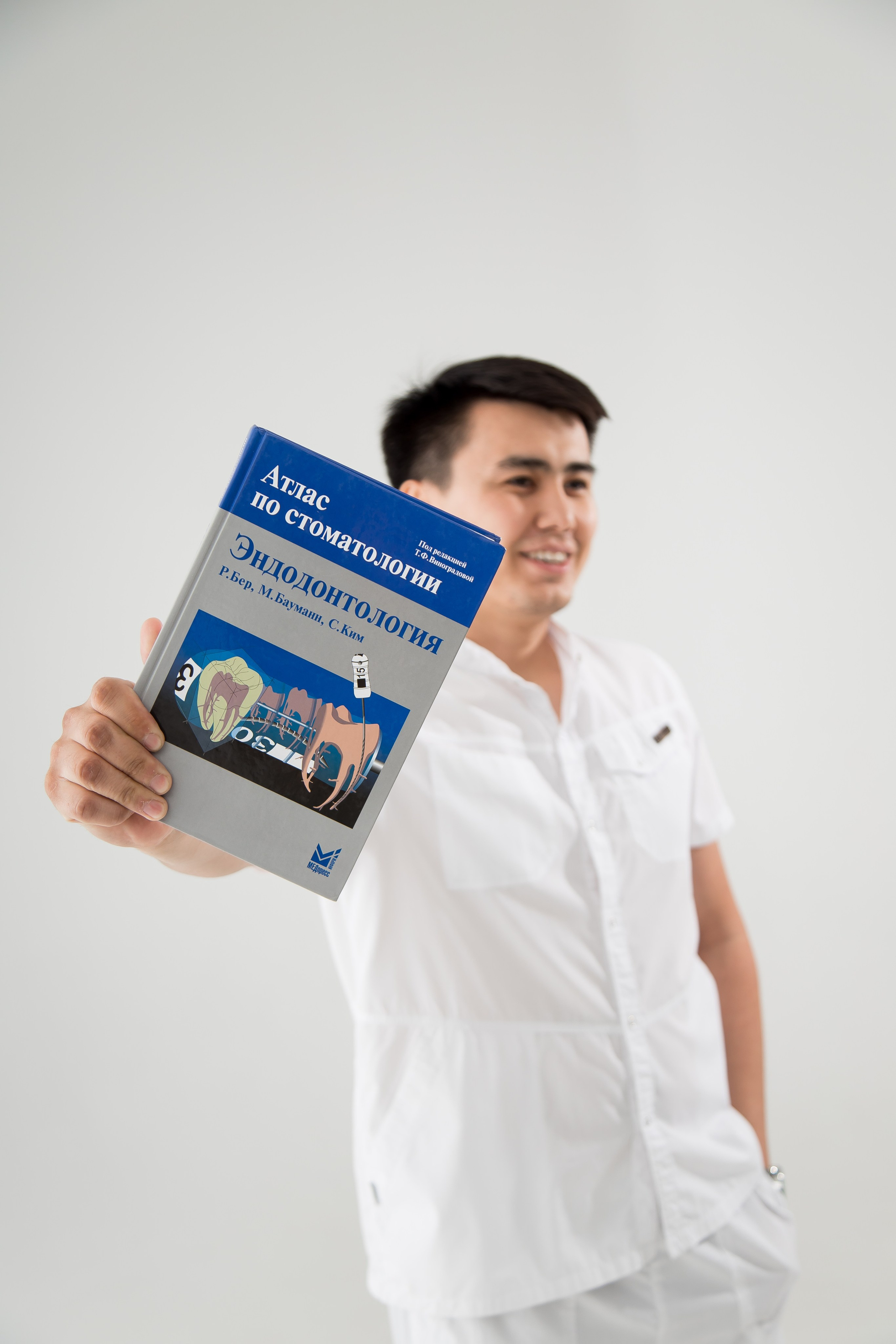 Мед Студенты. Свадебный и студийный фотограф в Алматы Ильяс Кырбаев