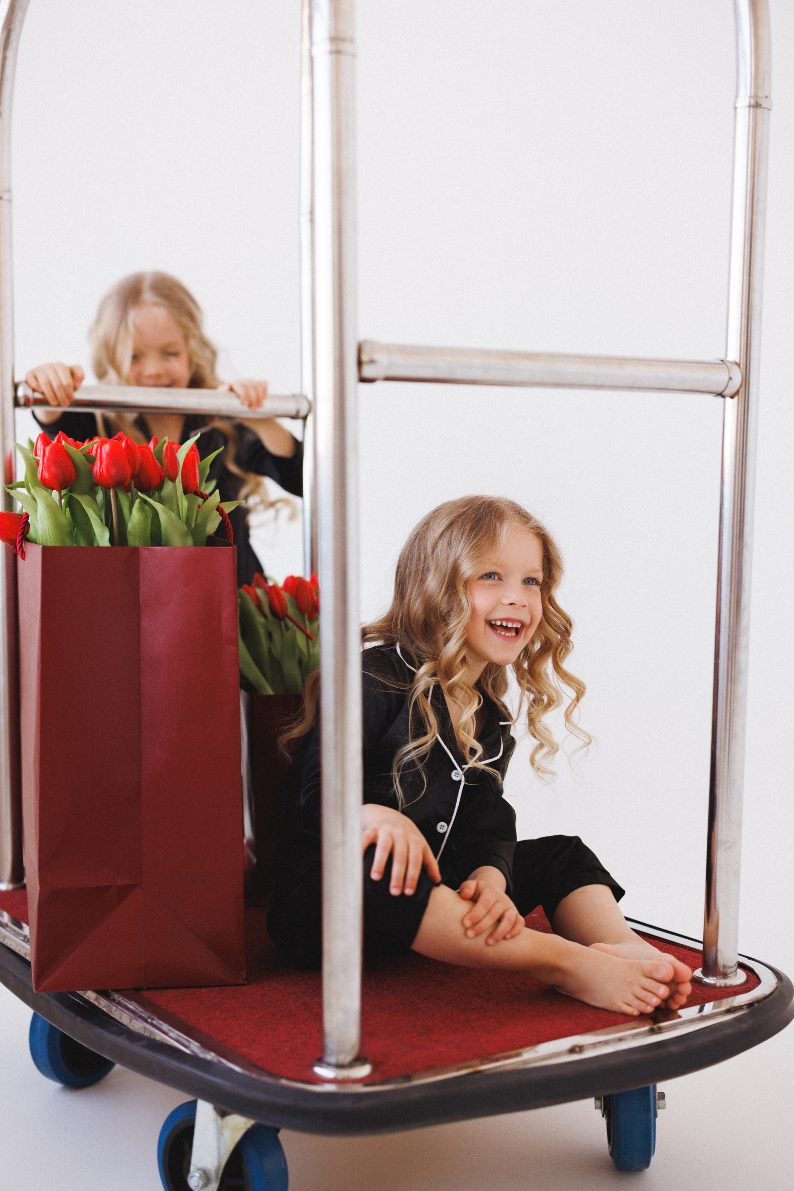 Фотосессия для девочек в тематике «Гардеробная». Семейный и детский фотограф в Краснодаре Анна Трашкова