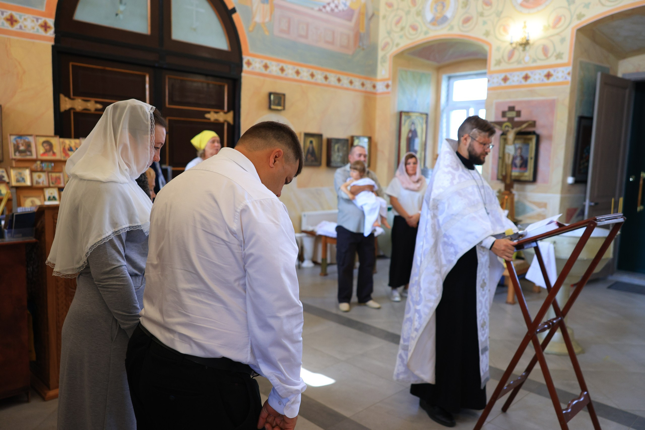 Крещение в храме храме св. Николая Угодника. Репортаж, пример без обработки. Фотограф в Туле Крупский АнДРей. Фотостудия «КАДР71» в Туле