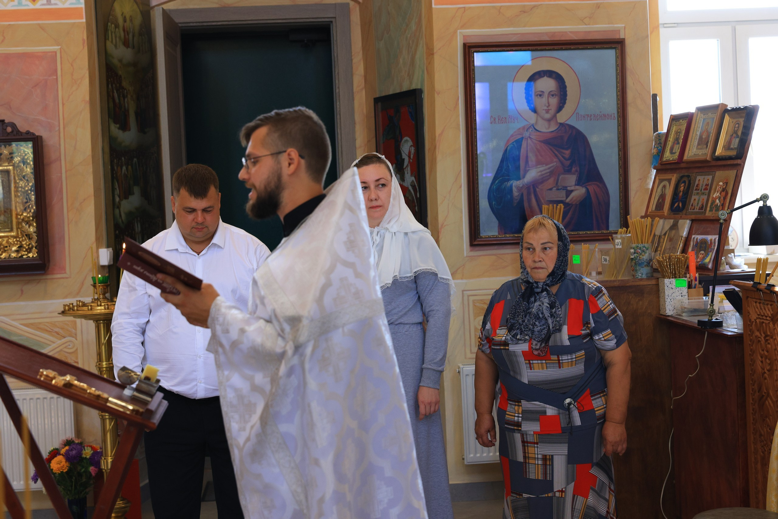 Крещение в храме храме св. Николая Угодника. Репортаж, пример без обработки. Фотограф в Туле Крупский АнДРей. Фотостудия «КАДР71» в Туле