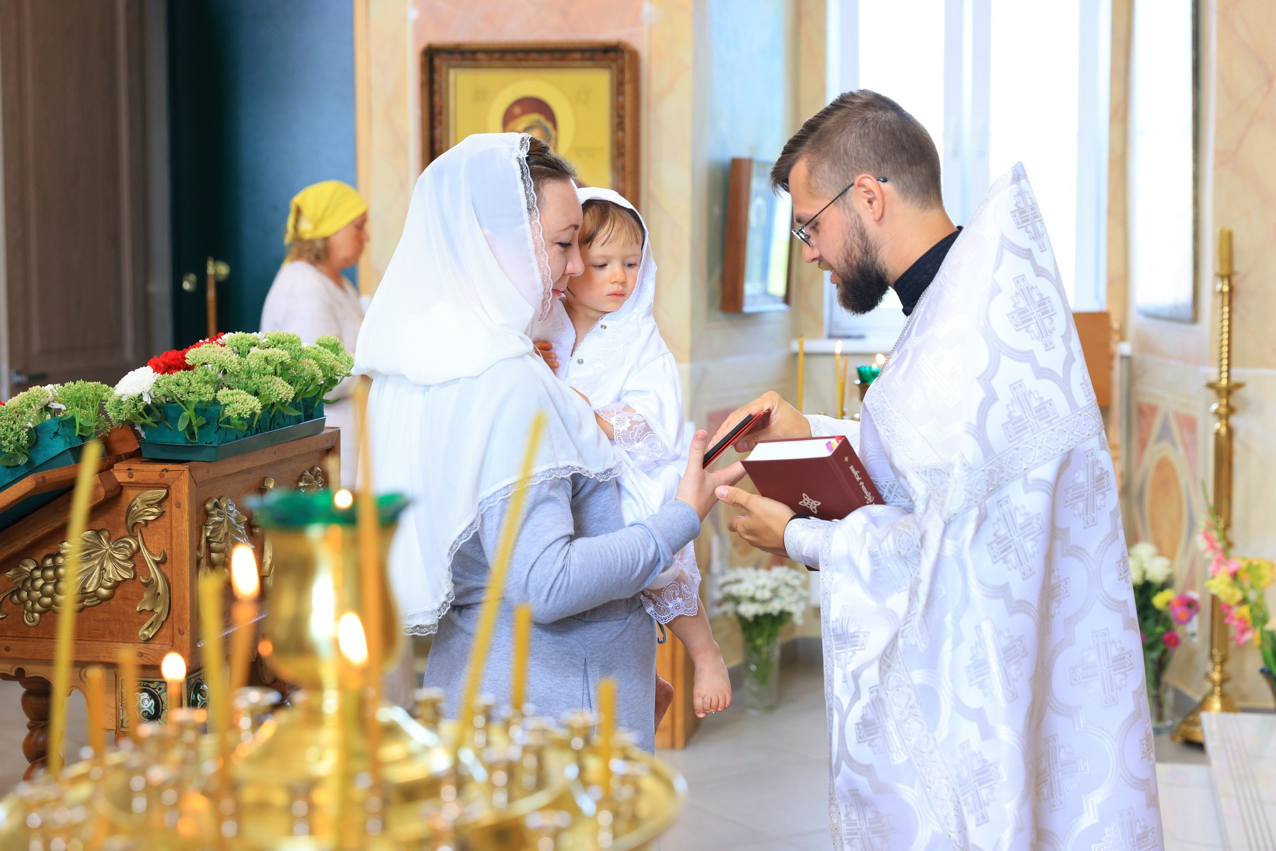 Крещение в храме храме св. Николая Угодника. Репортаж, пример без обработки. Фотограф в Туле Крупский АнДРей. Фотостудия «КАДР71» в Туле