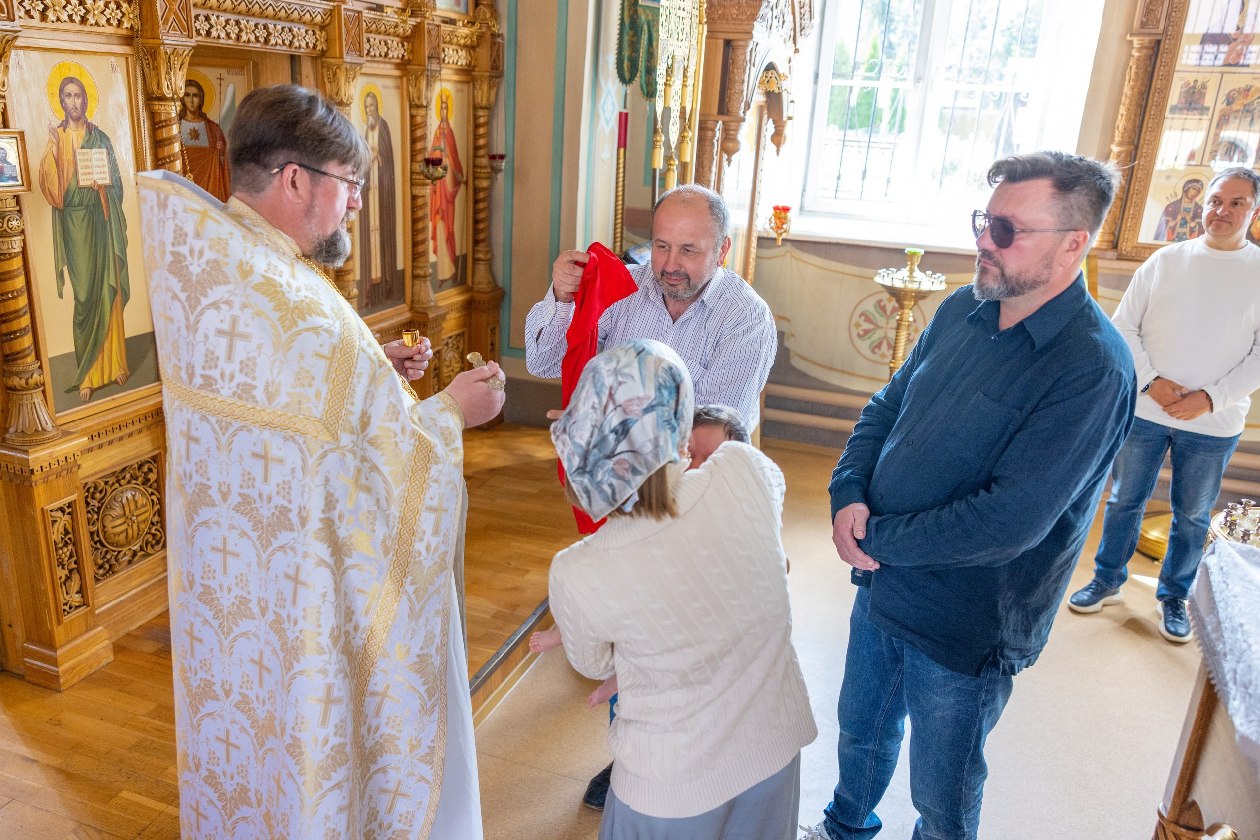 Крещение в Храме Серафима Саровского в Туле. Фотограф в Туле Крупский АнДРей. Фотостудия «КАДР71» в Туле
