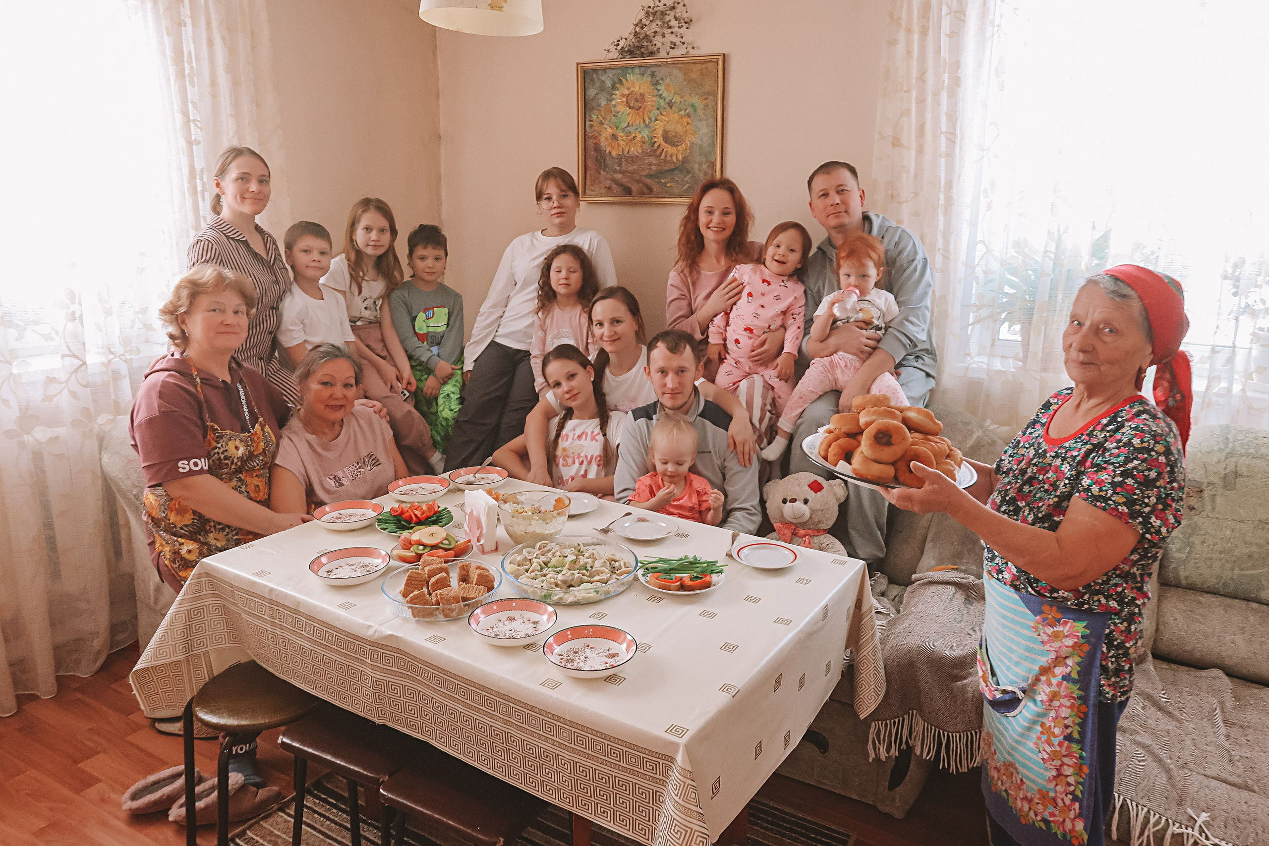 Большая семья репортаж. Семейный фотограф Тюмень, фотограф на роды Салмина Мария