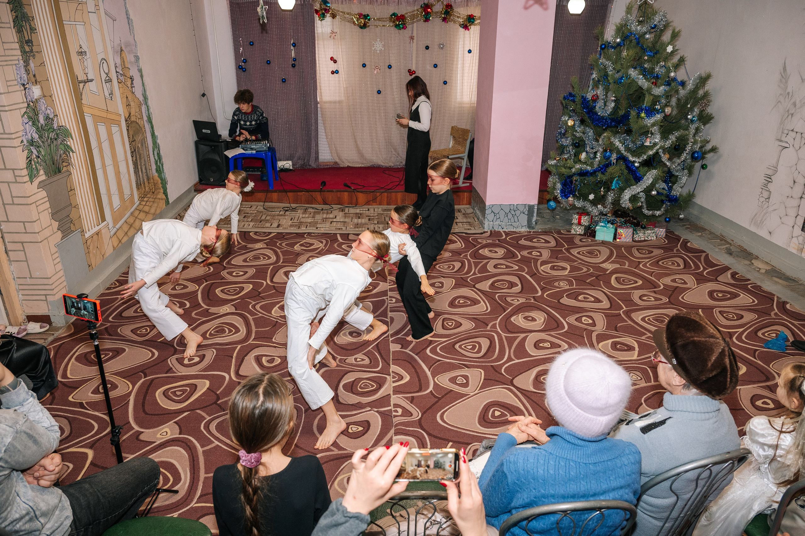 Новогодняя ёлка 2026. Семейный клуб «Открытый город»