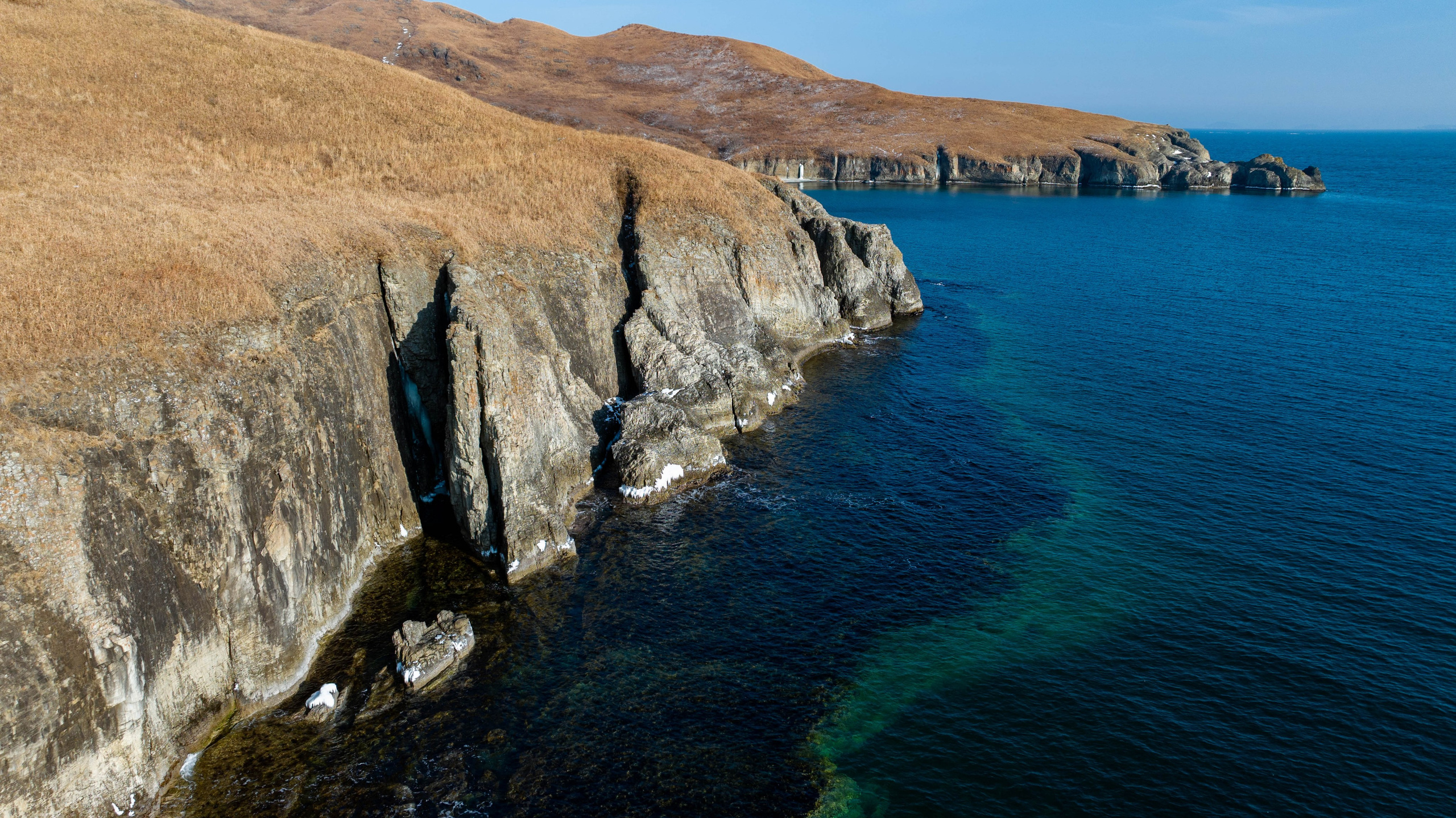 Кекур Пьющий верблюд. Турист оптимист