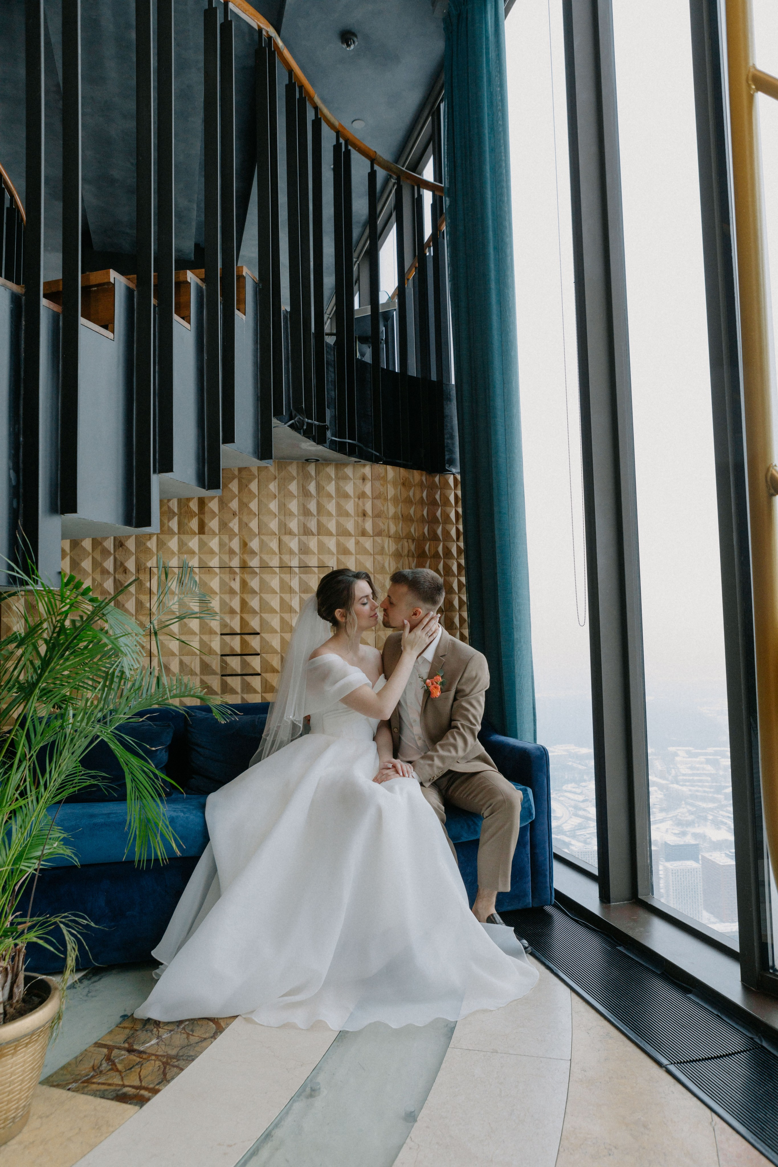 Ксюша и Илья. Утро в отеле роспись в Birds. Свадебный и портретный фотограф в Москве Анастасия Масюк