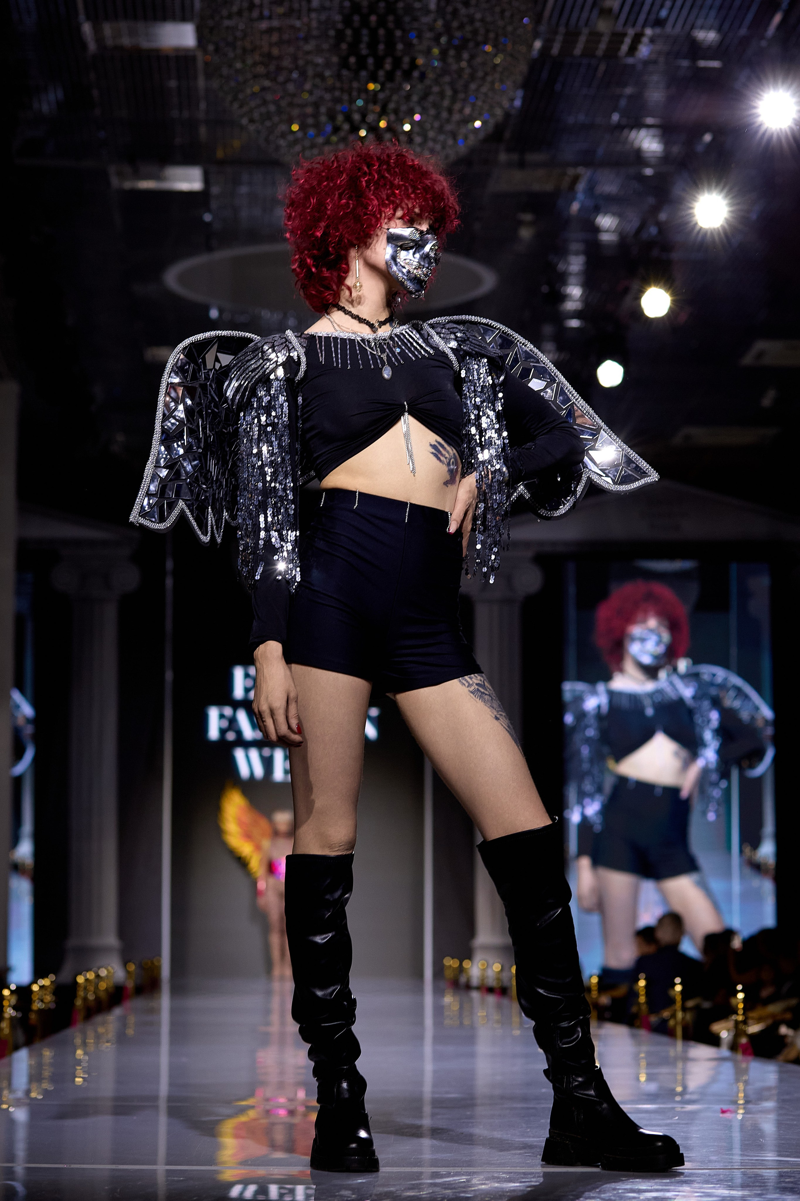 Показ в стиле Victoria's Secret | Ювелирная неделя моды «Эстет»