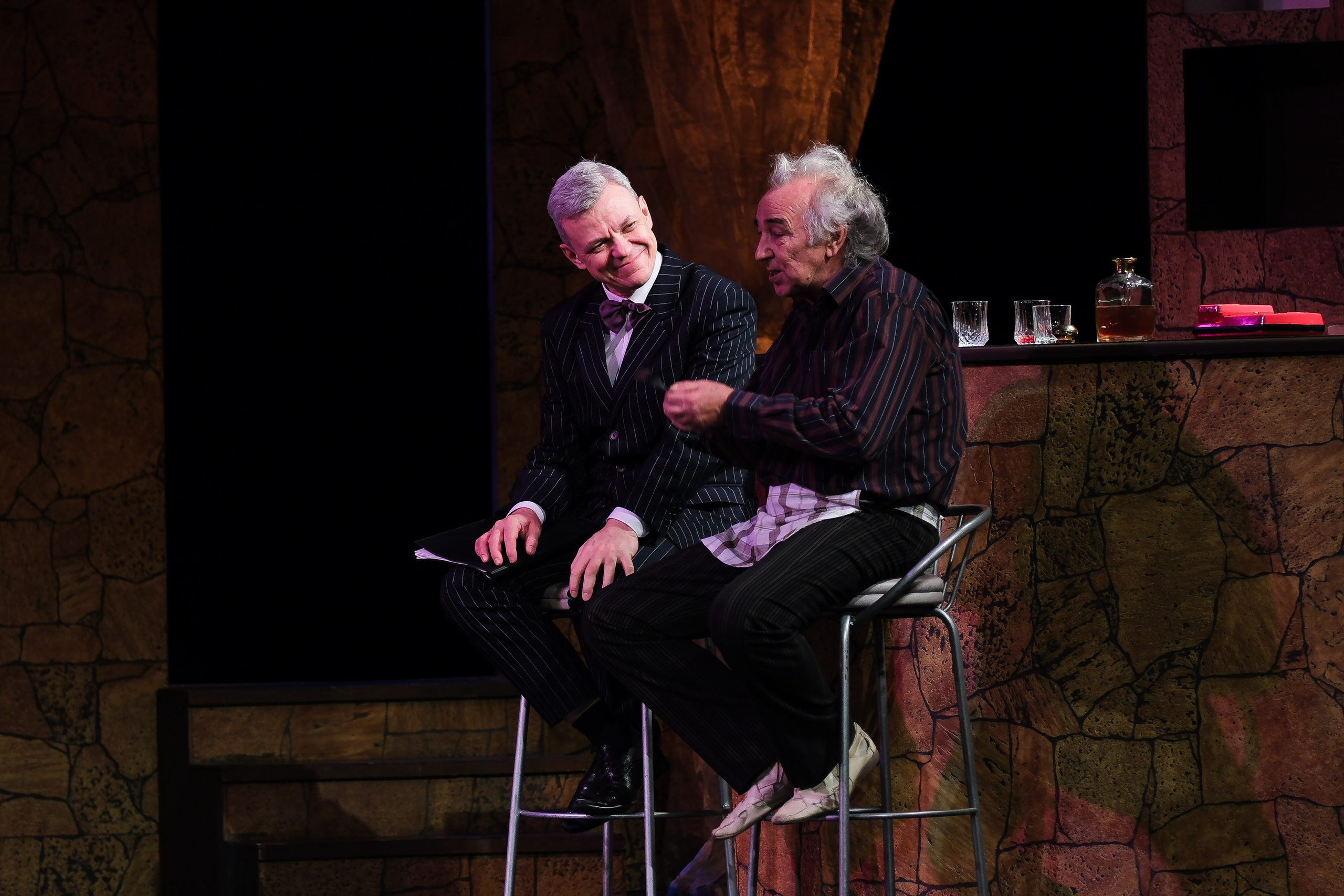 Ужин с дураком. Фотограф Анатолий Деникин