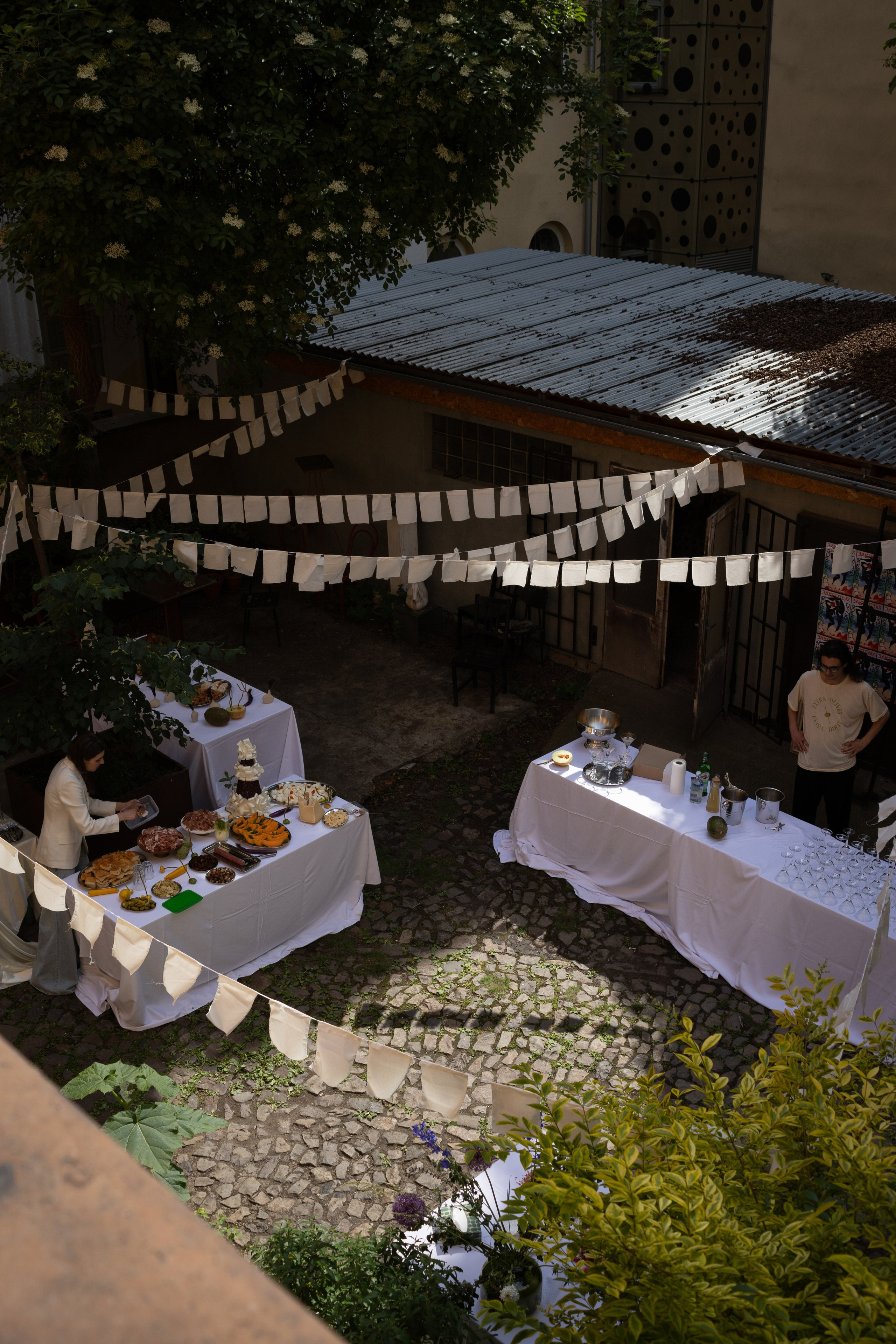 Prague, book presentation. Magic photos